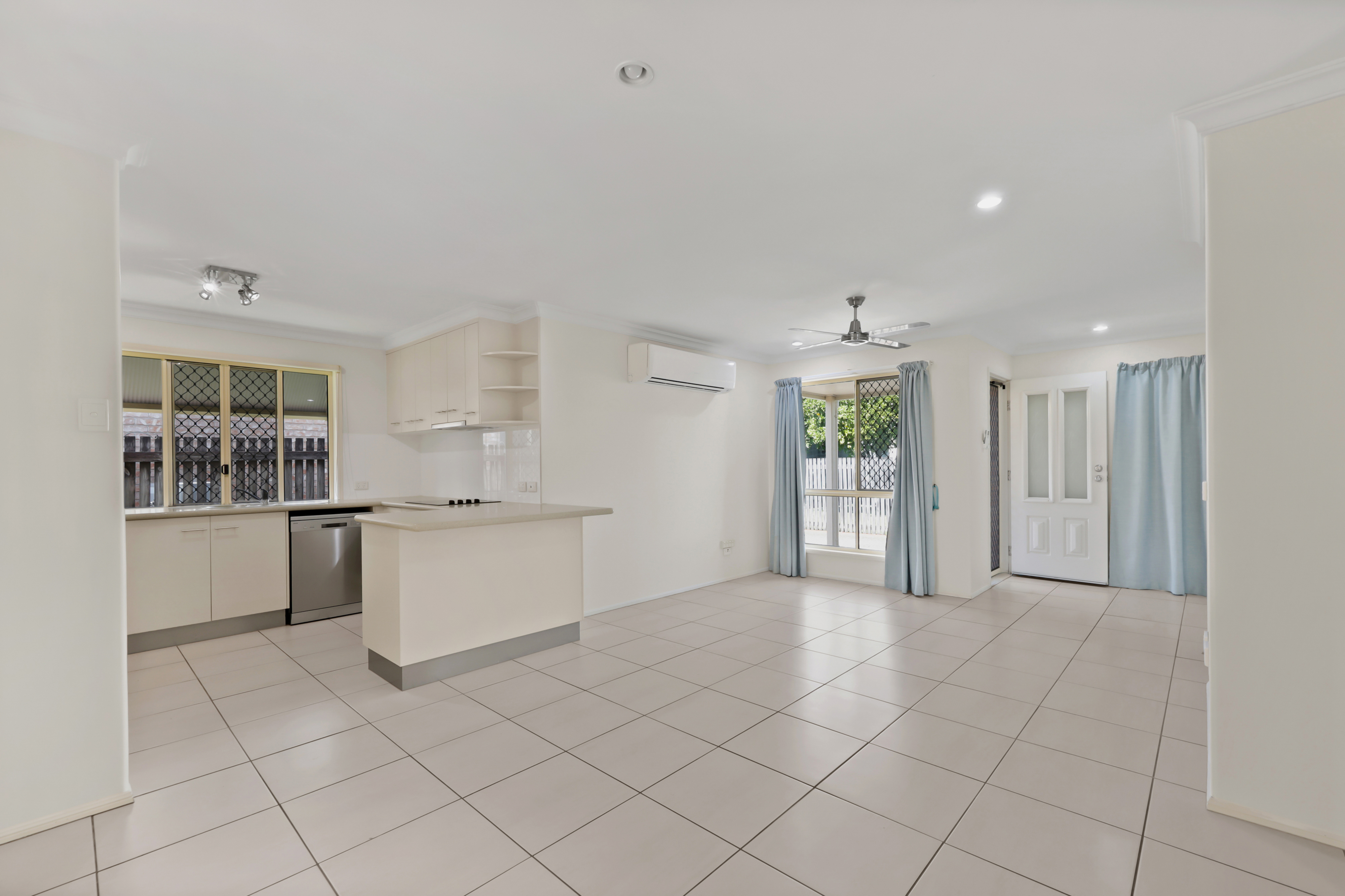 2/8 Steen Street, South Mackay - Thumbnail 2