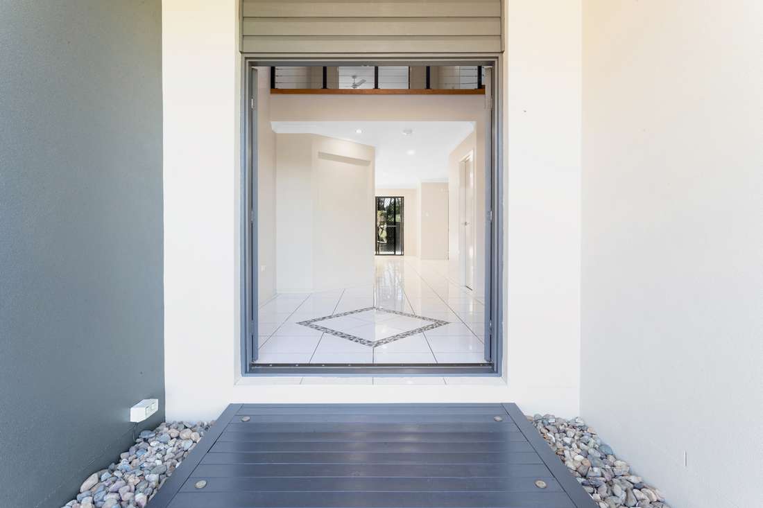 78 Cinnamon Drive, Glenella - Thumbnail 2