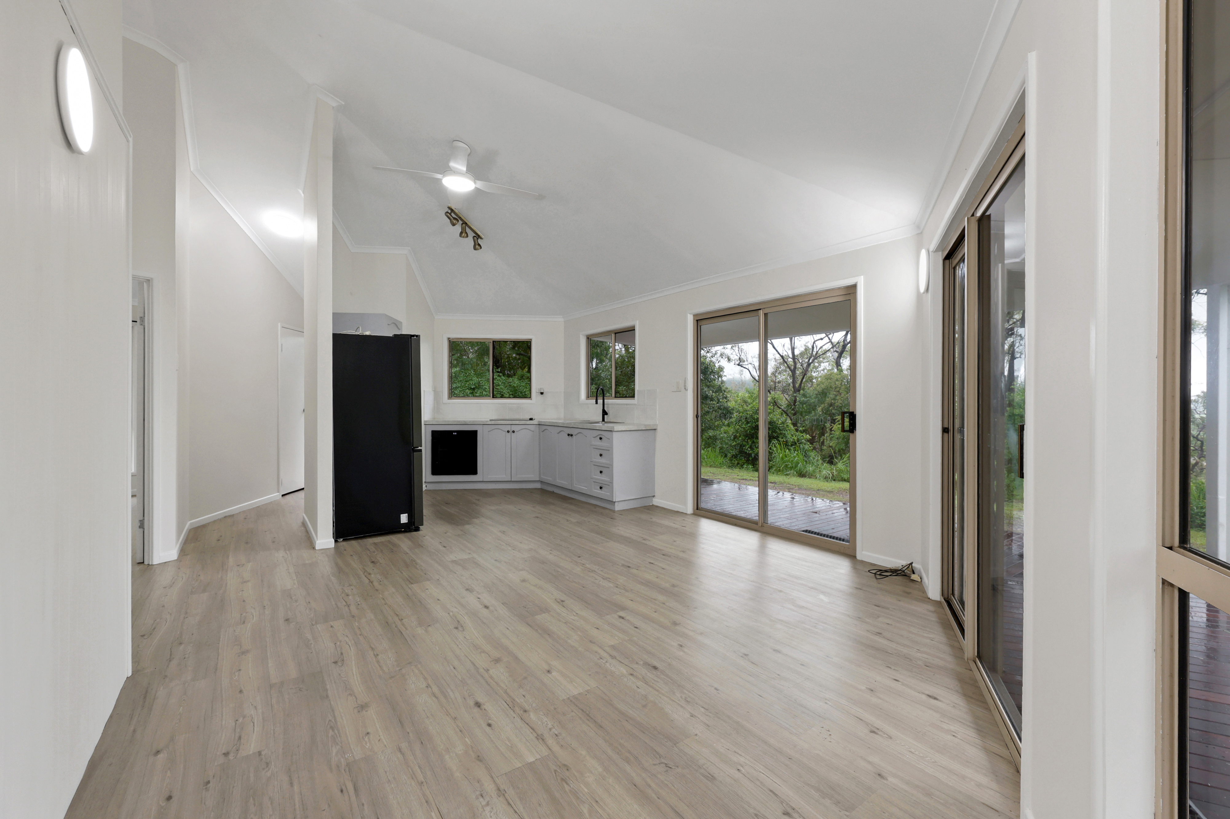 384 Eversleigh Road, Alligator Creek - Thumbnail 4