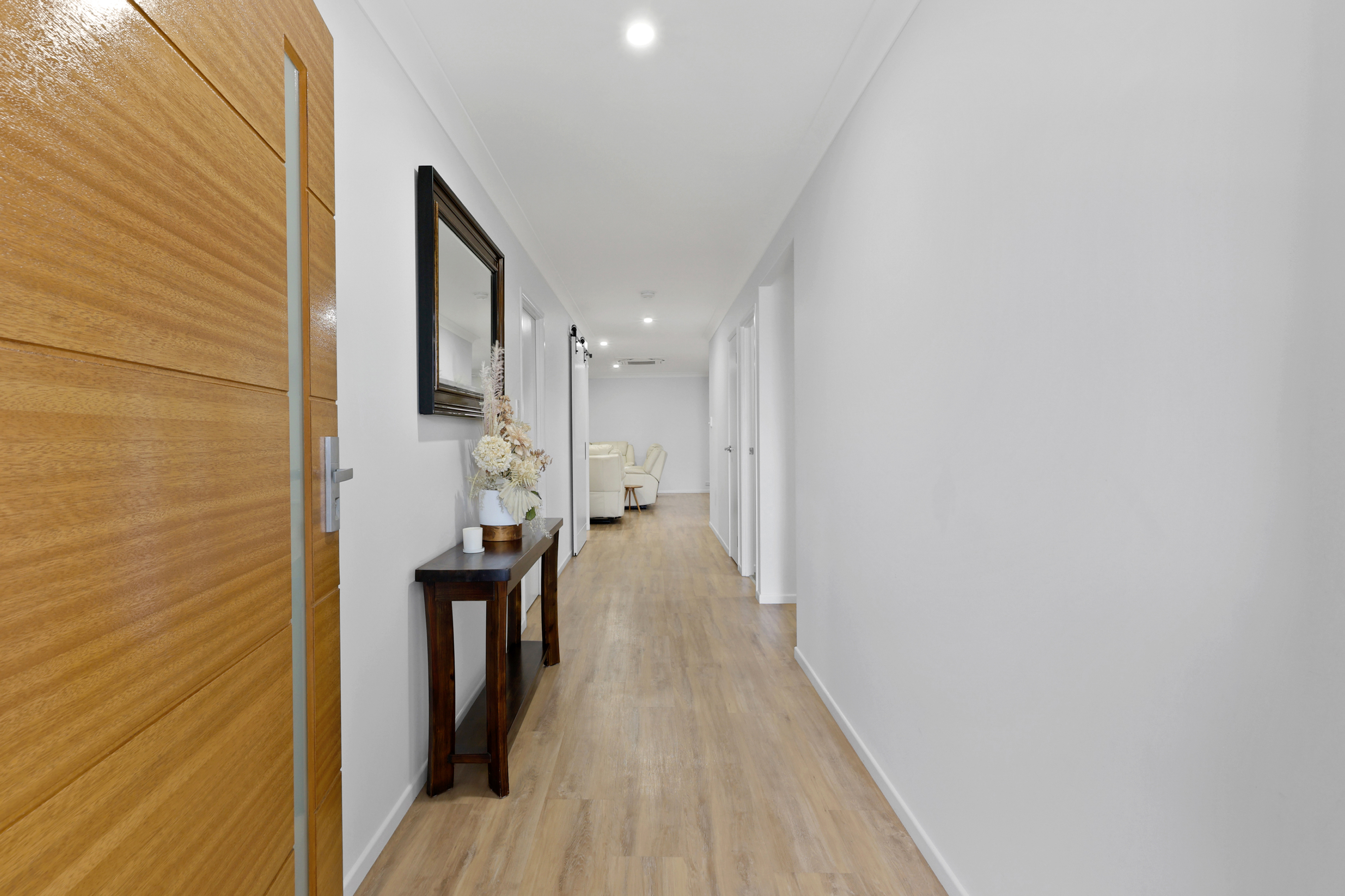 11 Hermosa Circuit, Beaconsfield - Thumbnail 2
