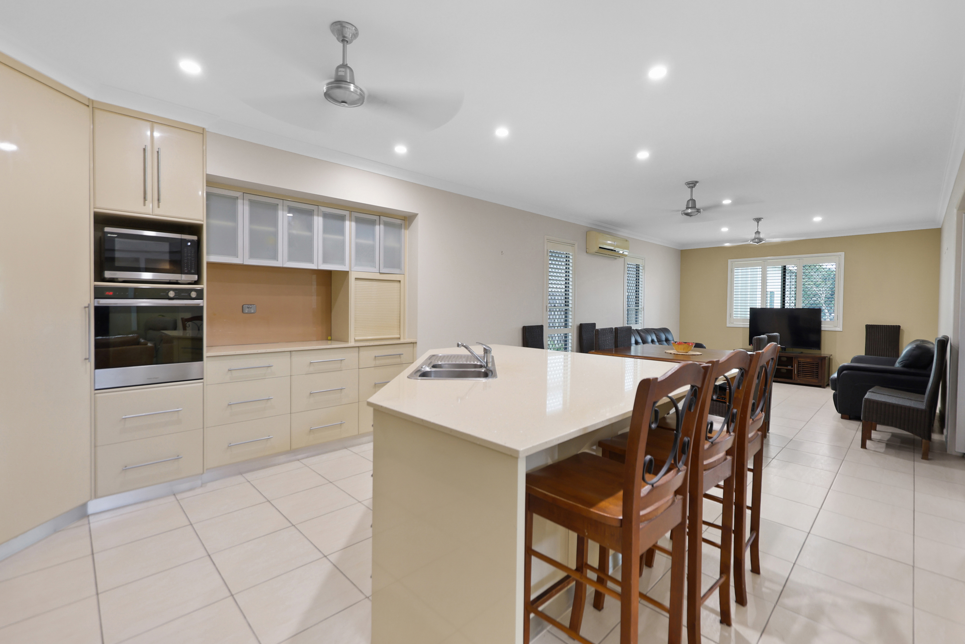 23 Reef Parade, East Mackay - Thumbnail 3