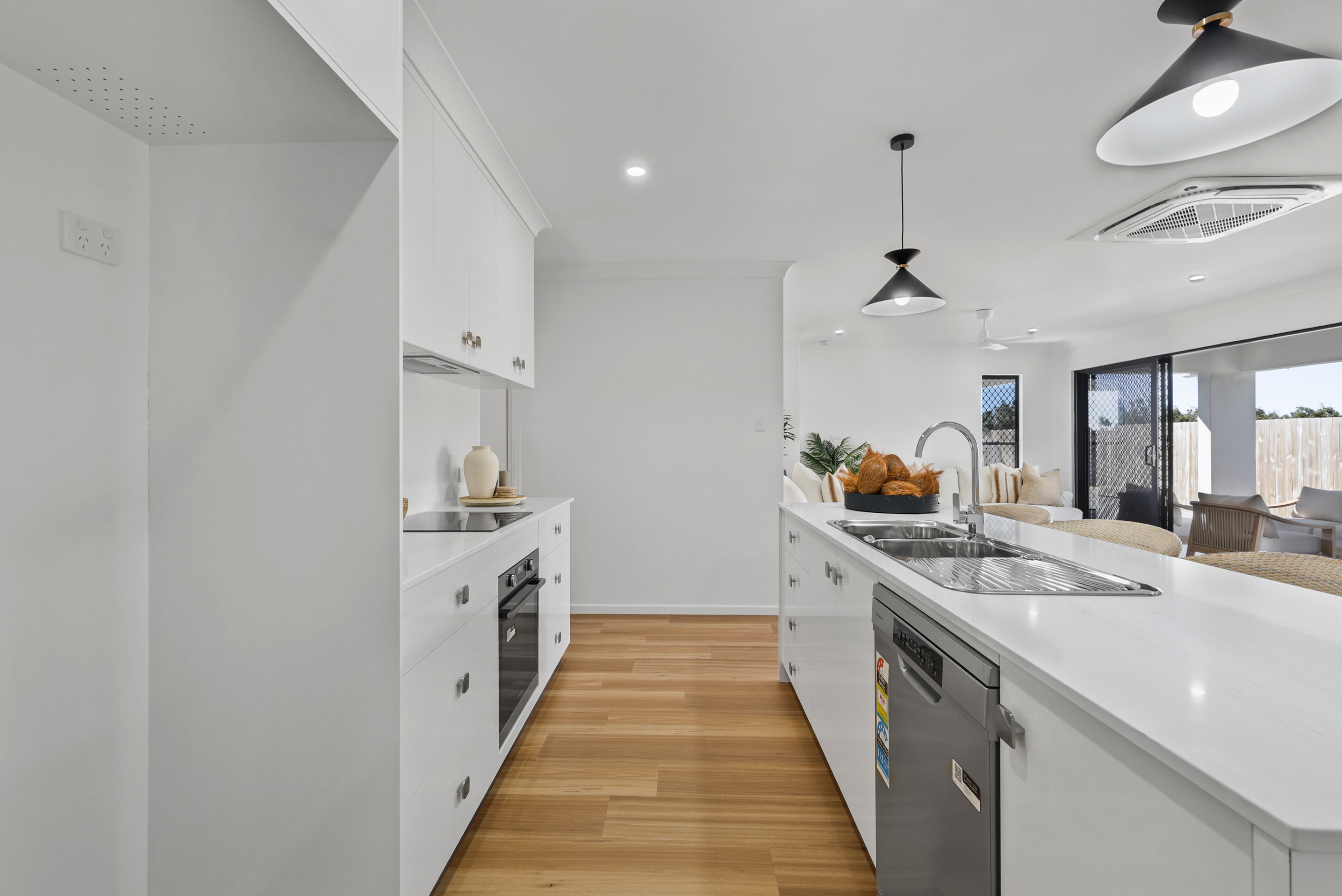 38 Hermosa Circuit, Beaconsfield - Thumbnail 4