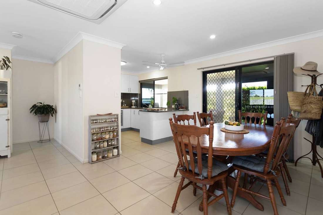 9 Hook Court, Sarina - Thumbnail 4