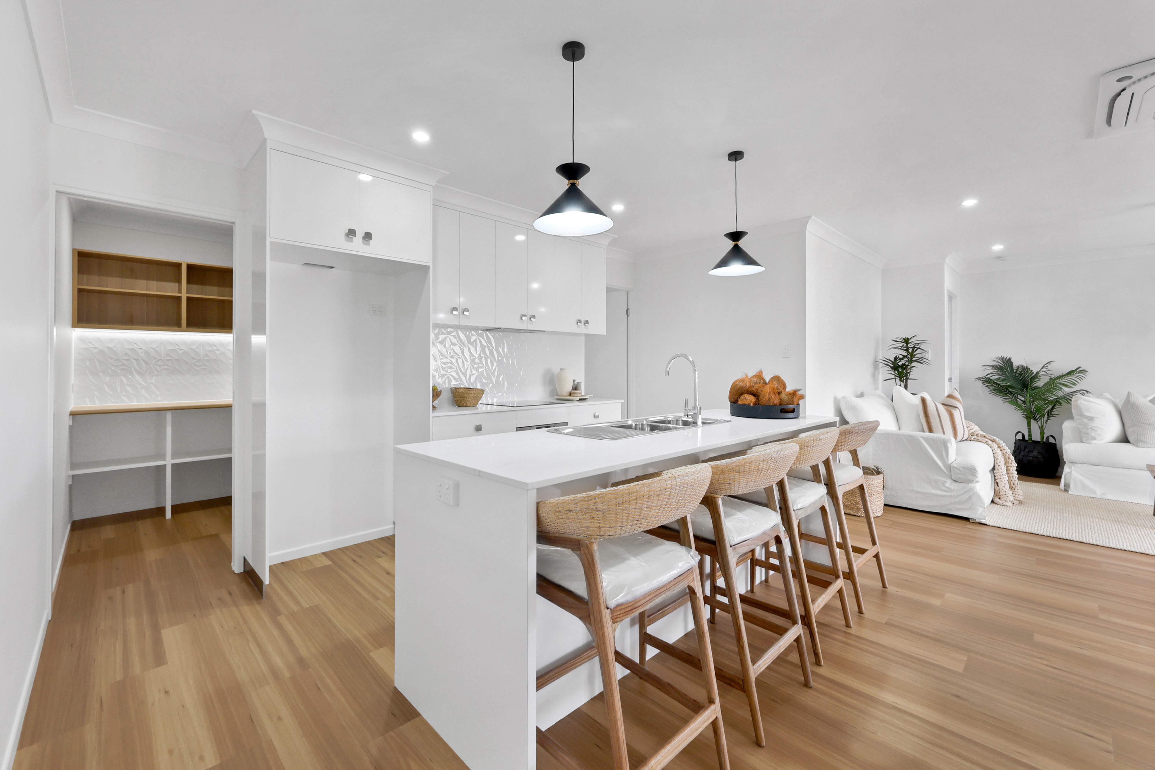 38 Hermosa Circuit, Beaconsfield - Thumbnail 3
