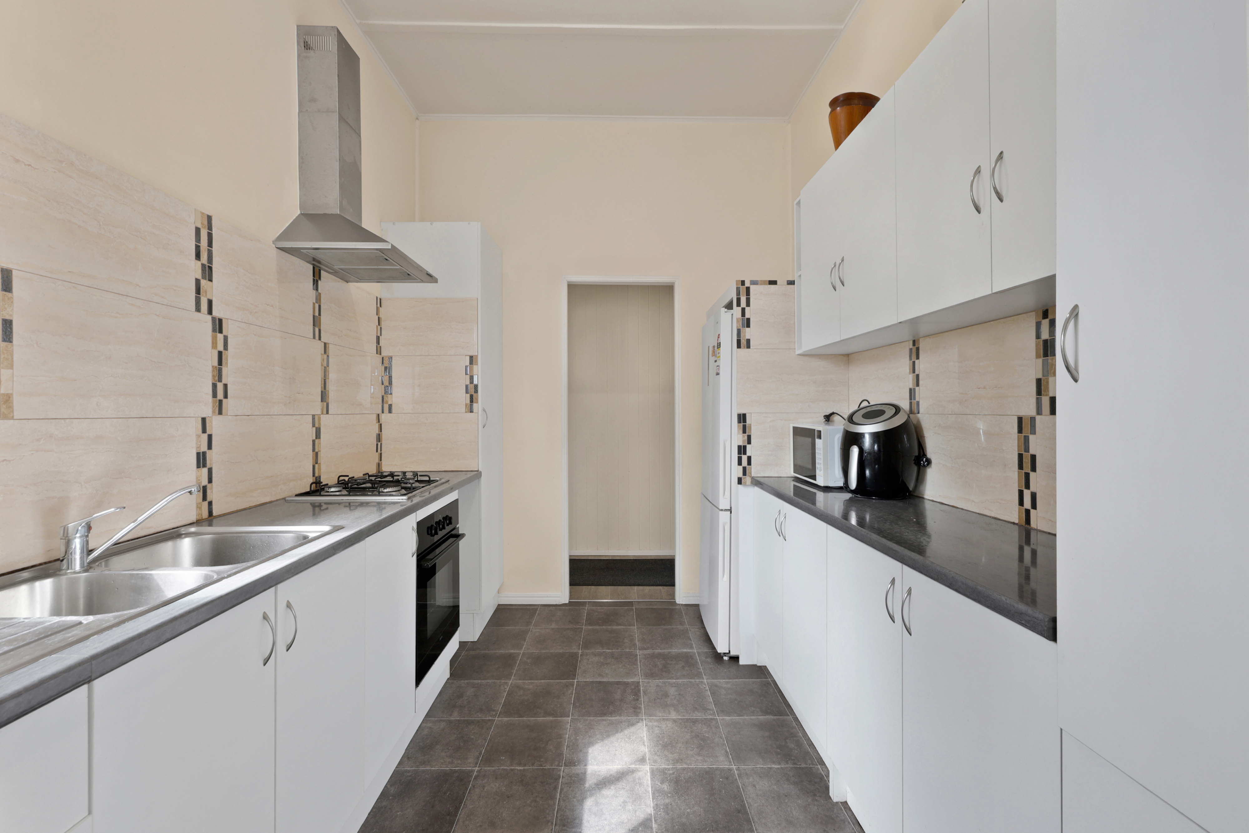 6 Smith Street, West Mackay - Thumbnail 4