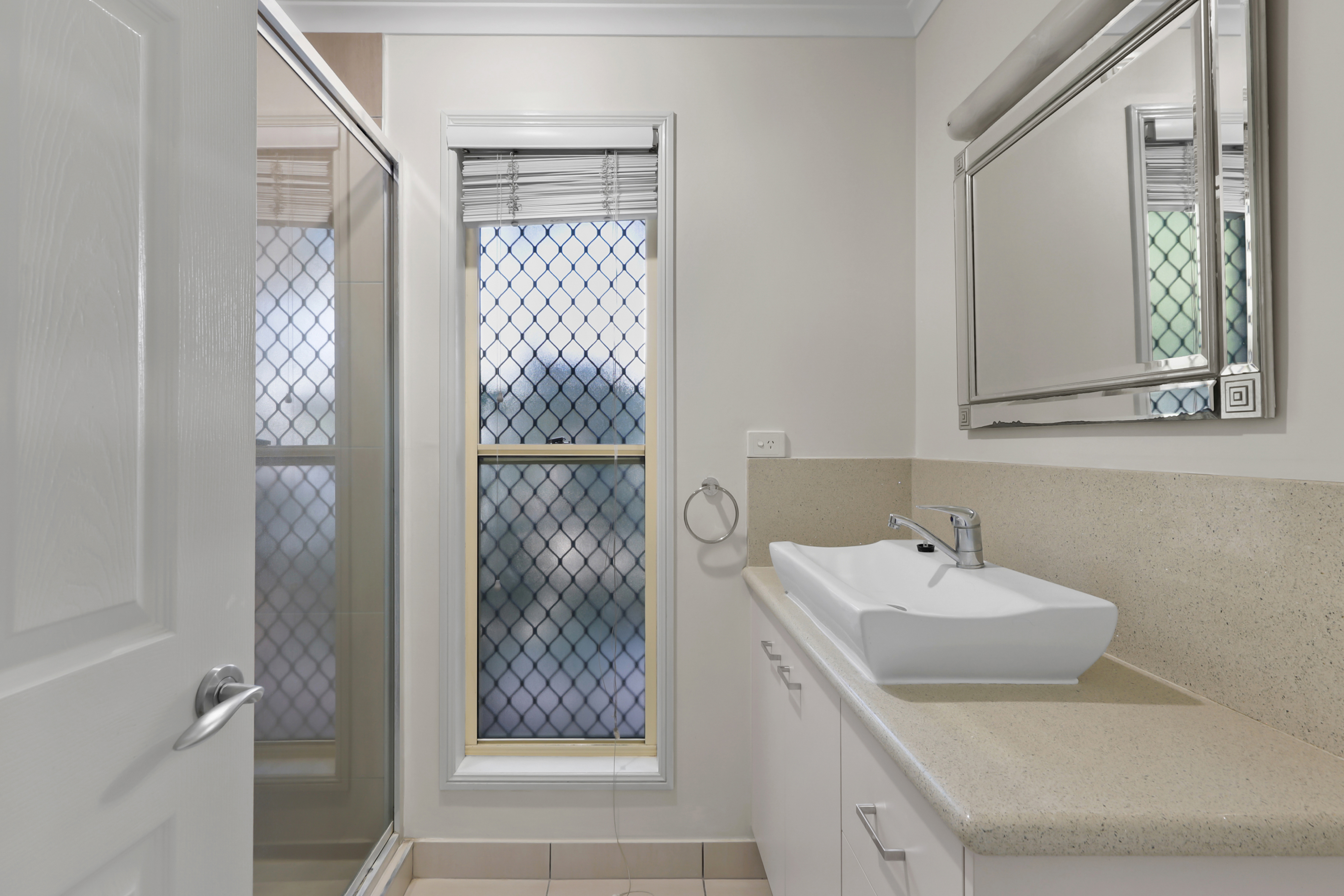 2/8 Steen Street, South Mackay - Thumbnail 6