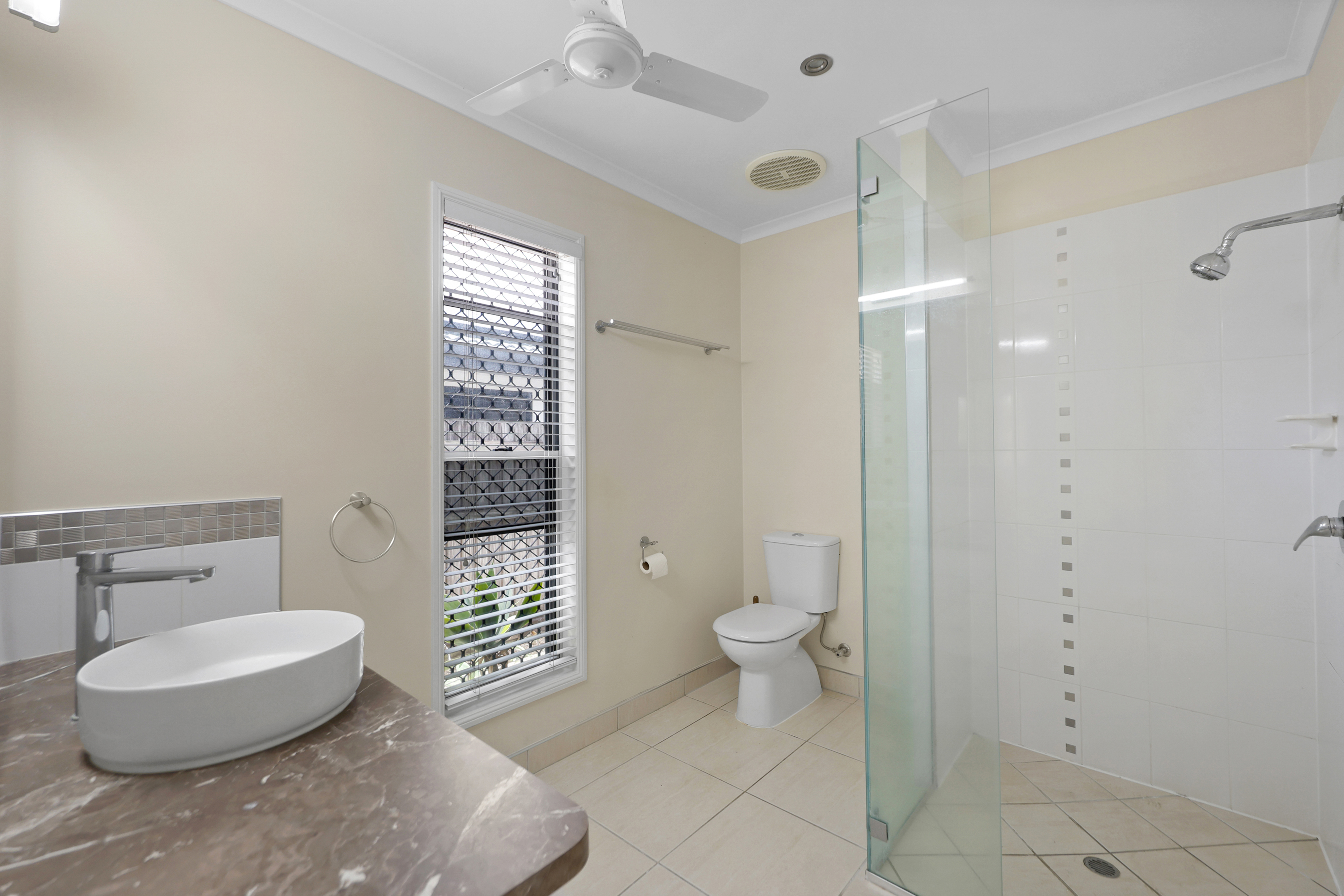 23 Reef Parade, East Mackay - Thumbnail 8