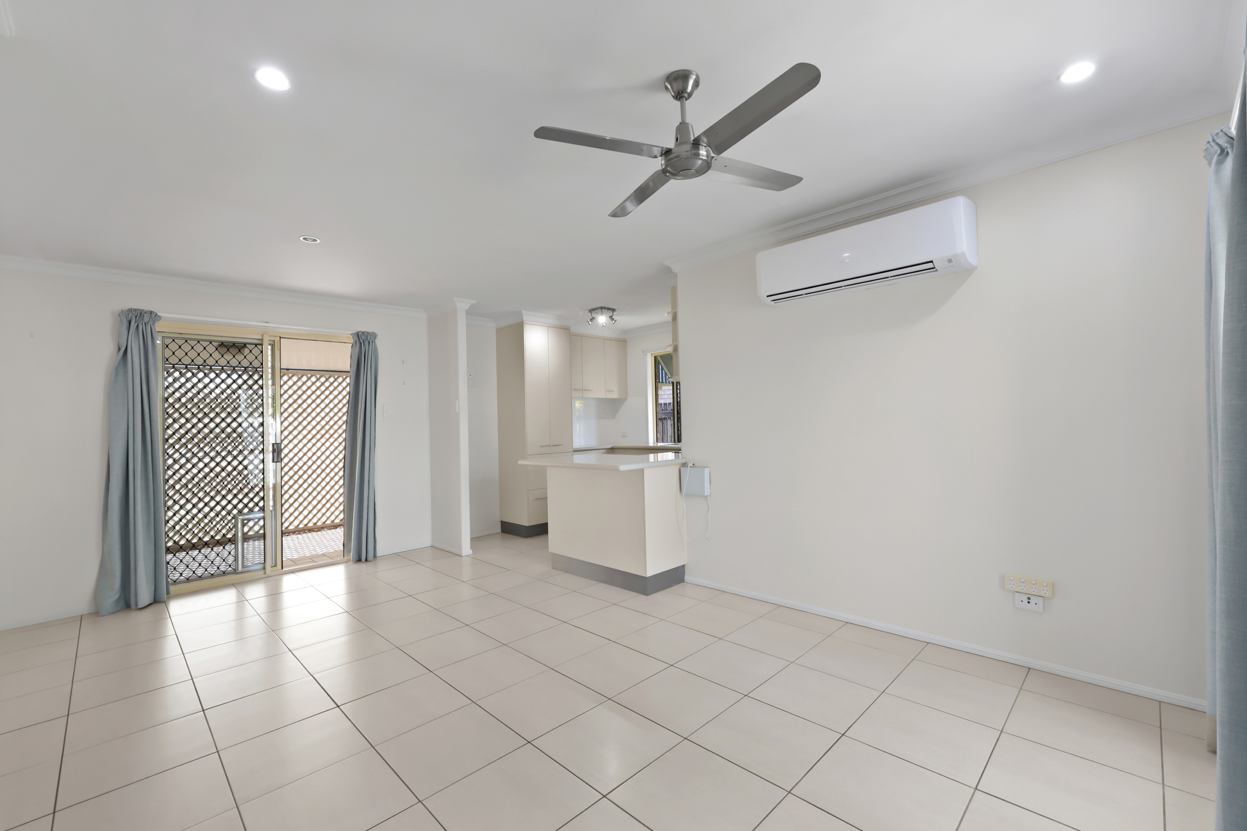 2/8 Steen Street, South Mackay - Thumbnail 4