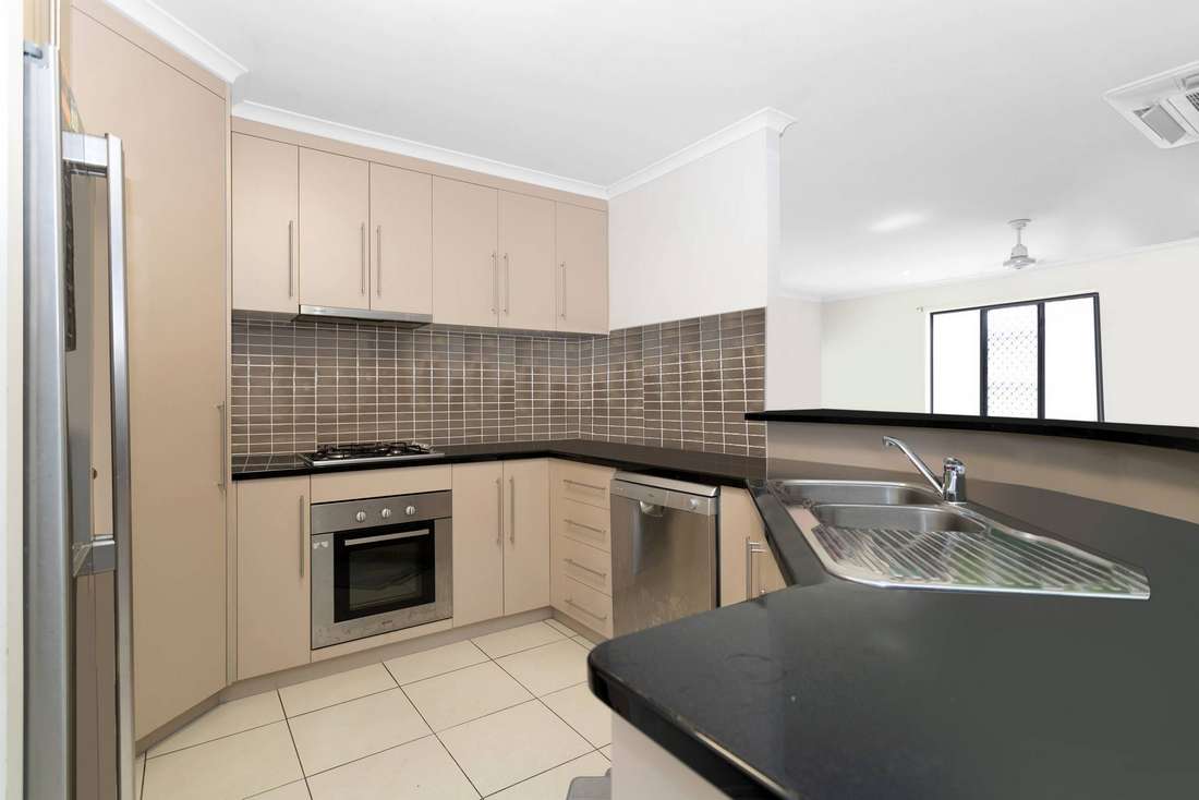 6 Raylene Street, Mount Pleasant - Thumbnail 2