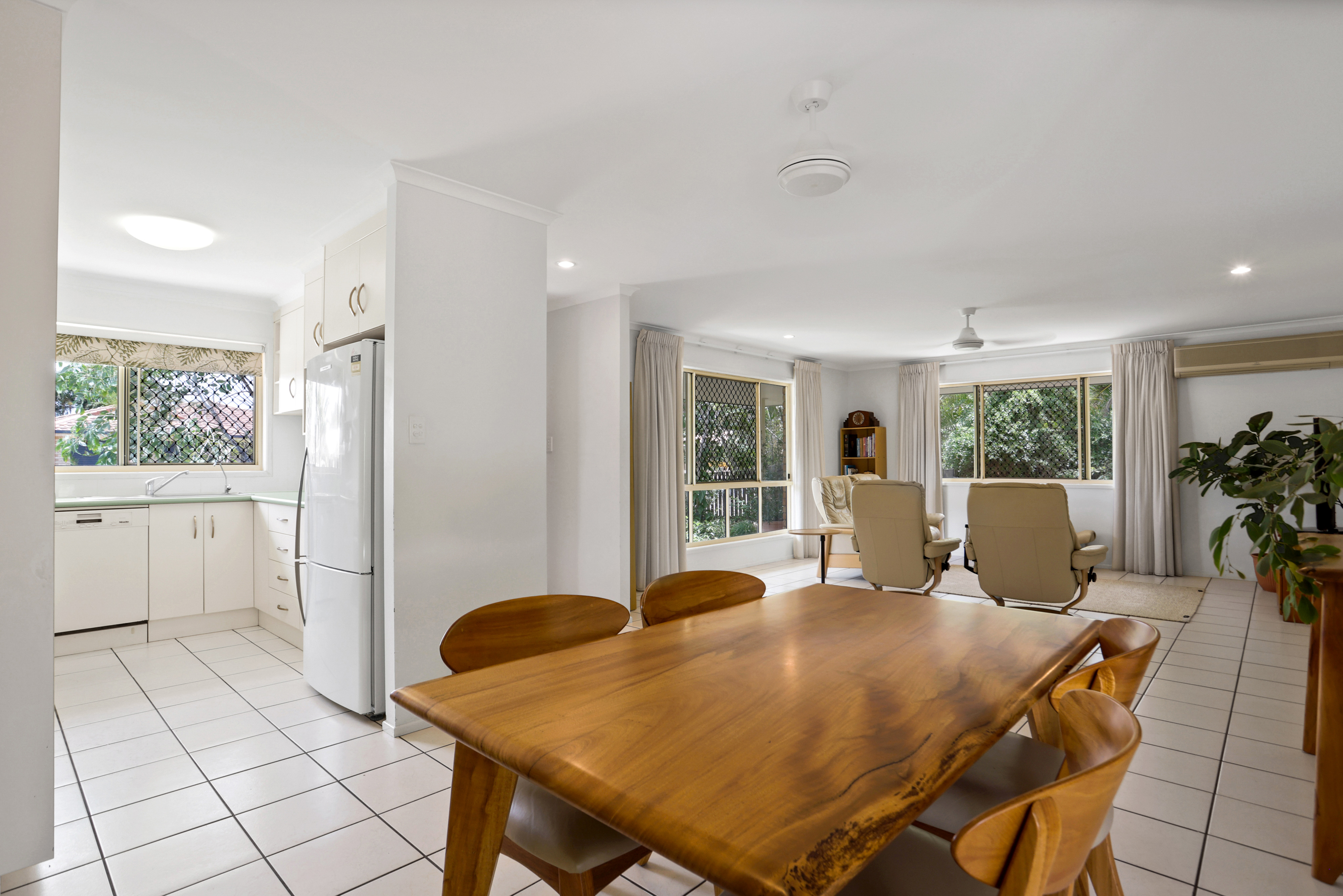 3 Alison Street, Slade Point - Thumbnail 2