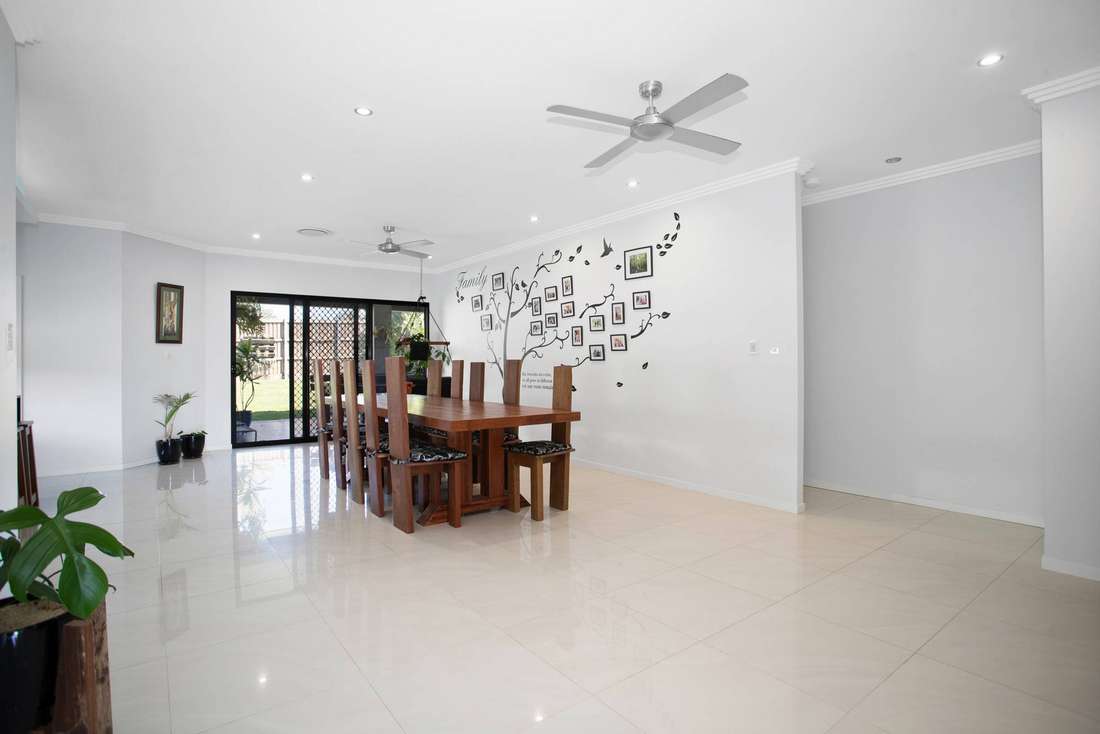 43 Phoenix Crescent, Rural View - Thumbnail 5