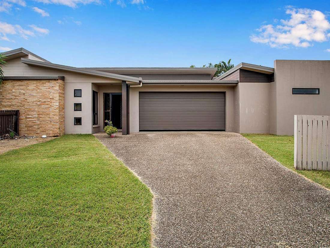 Property Sale at 28 Slater Avenue, BLACKS BEACH QLD, 4740 Explore