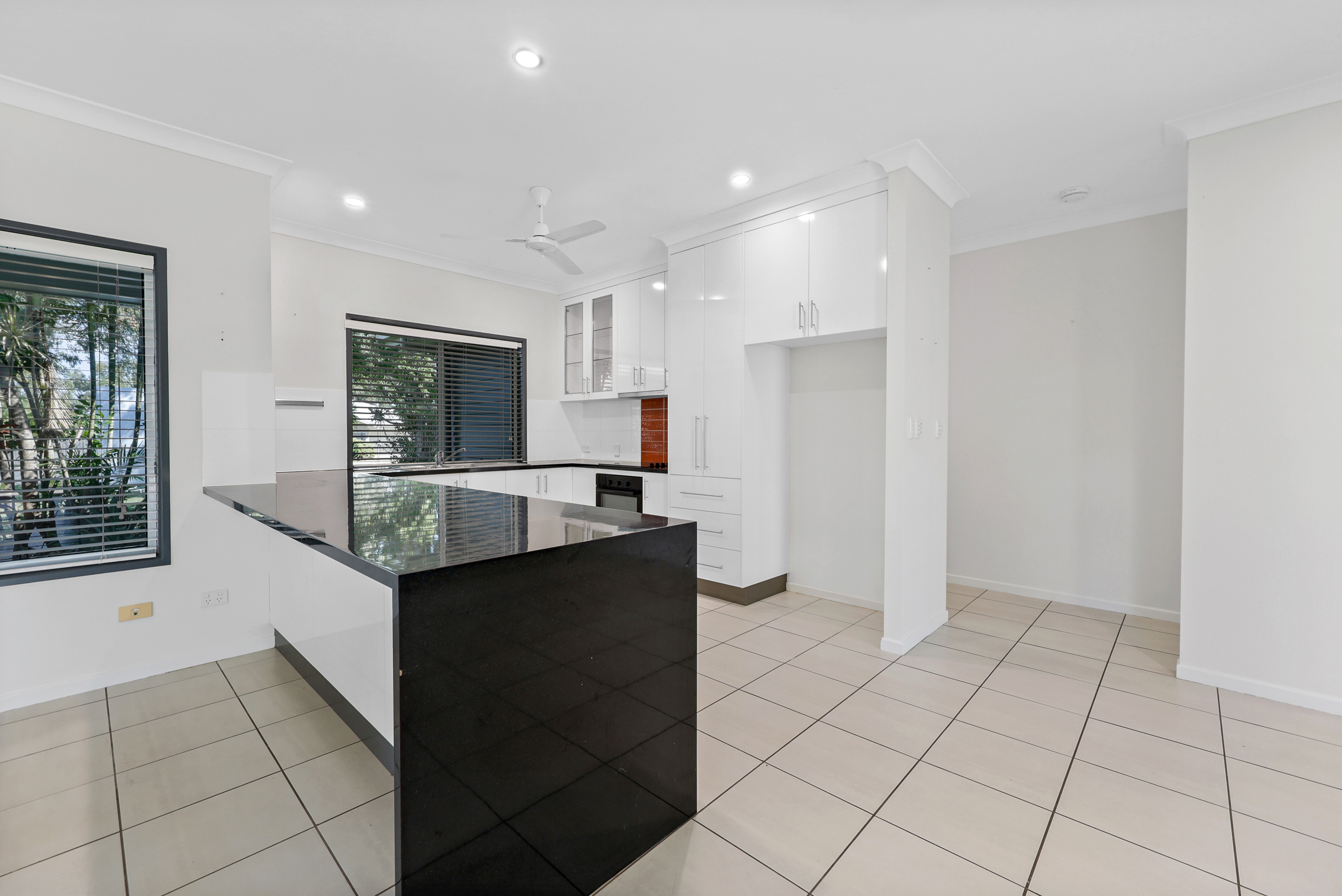 12 Blue Beach Boulevard, Haliday Bay - Thumbnail 3