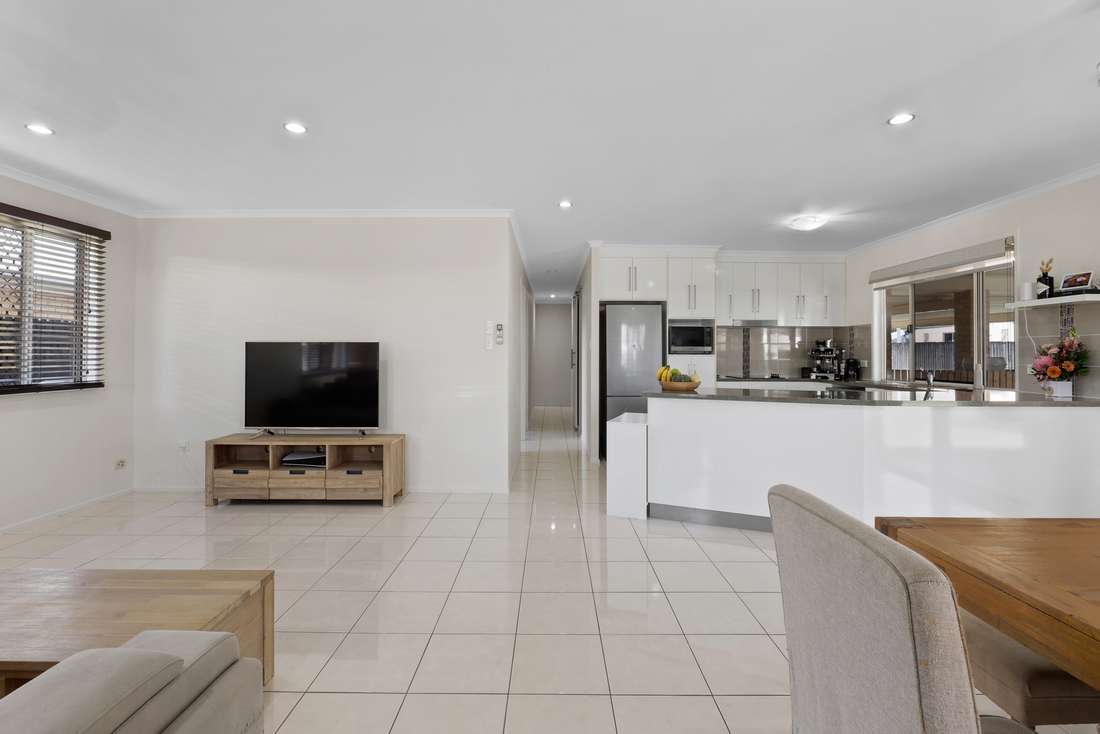 14 Caledonian Drive, Beaconsfield - Thumbnail 4