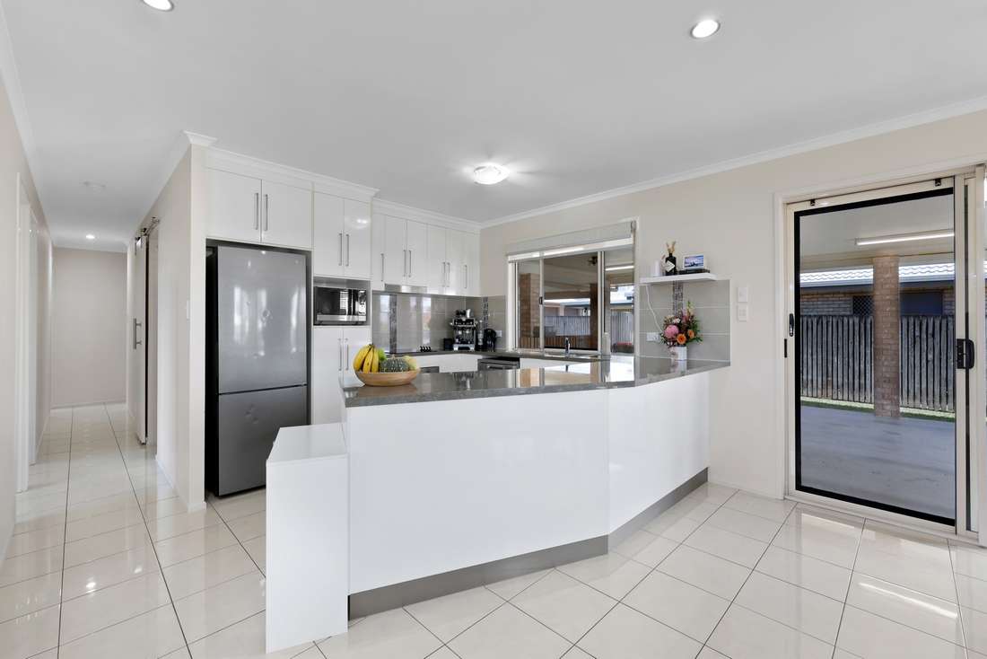14 Caledonian Drive, Beaconsfield - Thumbnail 2