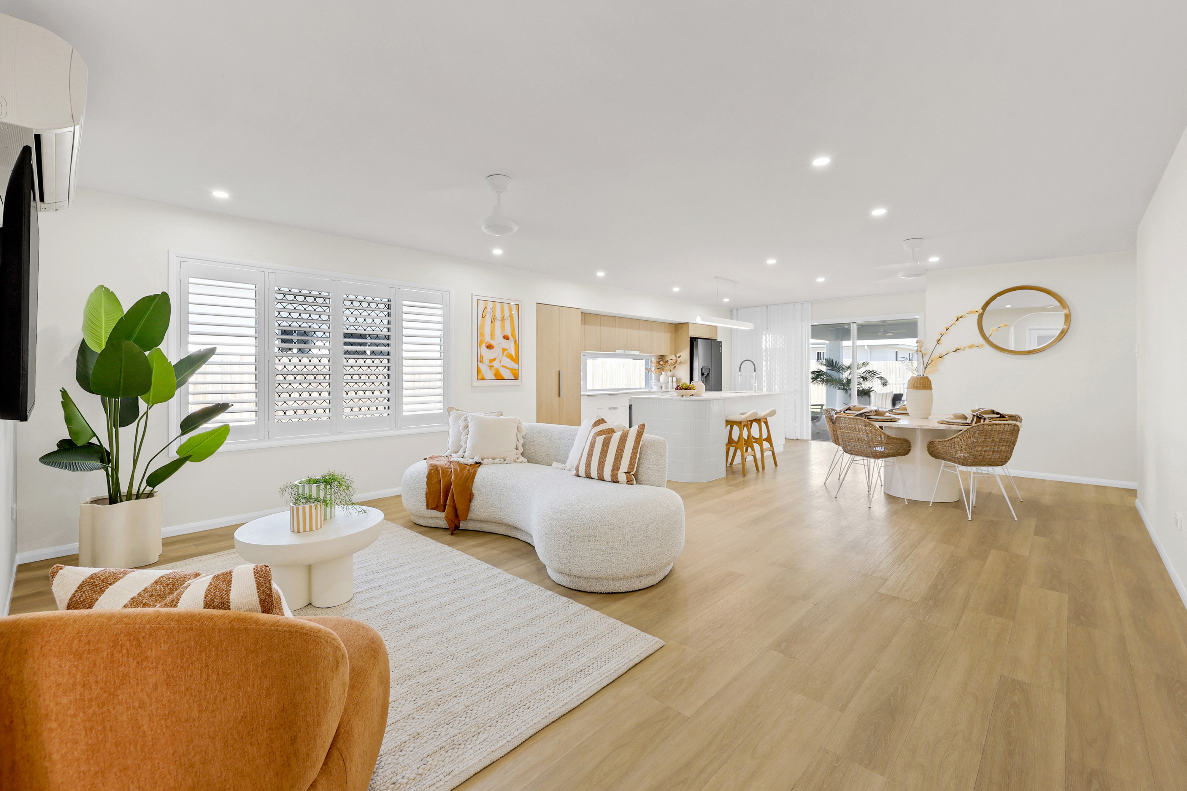32 Regal Circuit, Beaconsfield - Thumbnail 2