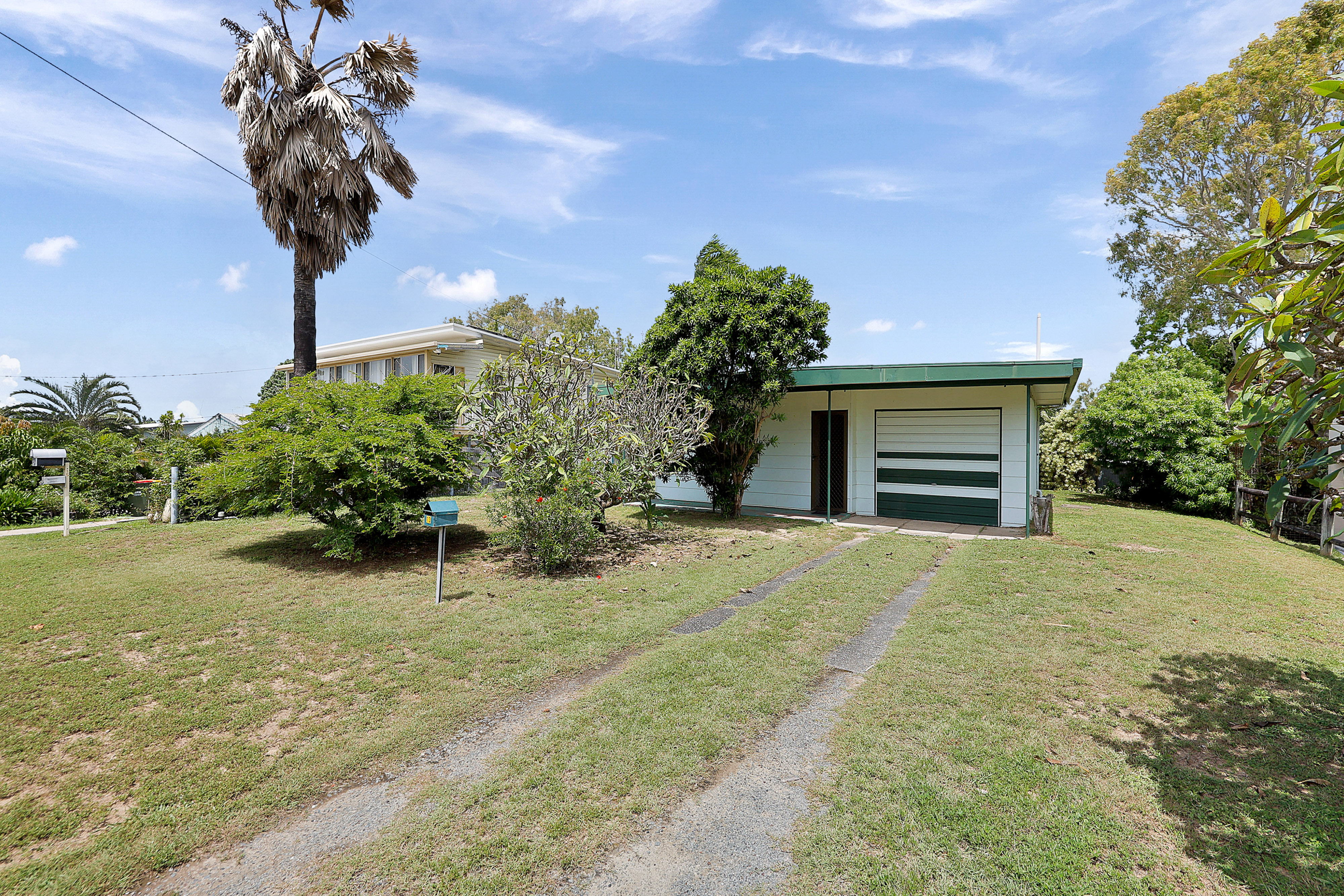 13 Kingfisher Street, Slade Point - Thumbnail 2