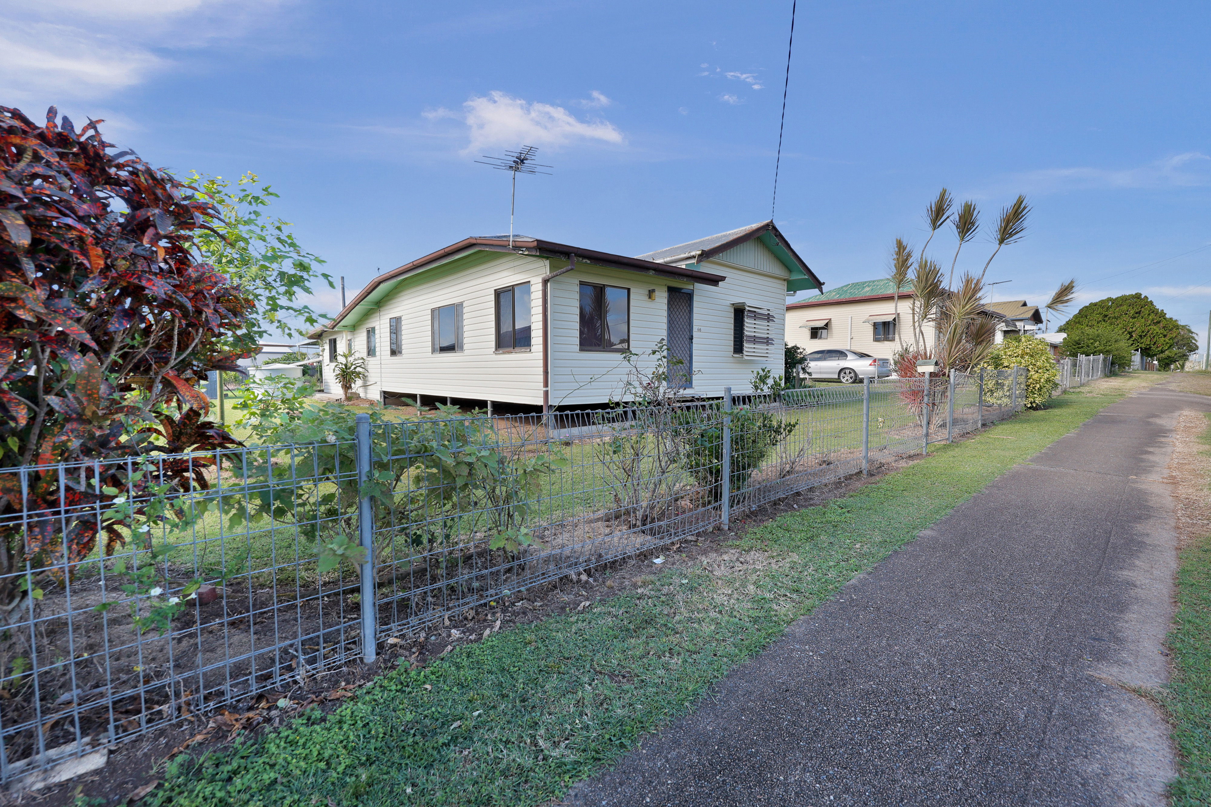 66 Beach Road, Sarina - Thumbnail 3