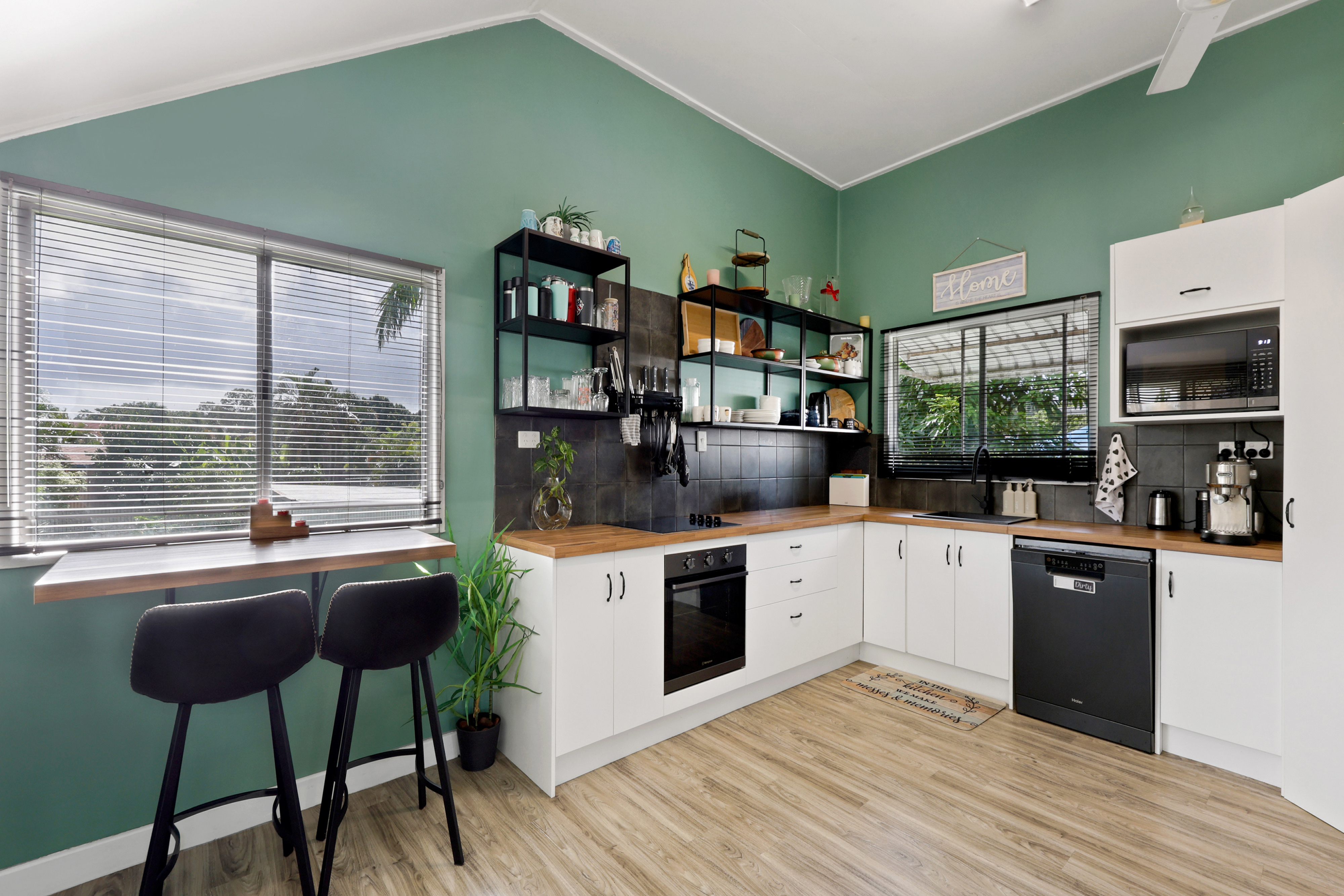 32 Davey Street, Glenella - Thumbnail 5