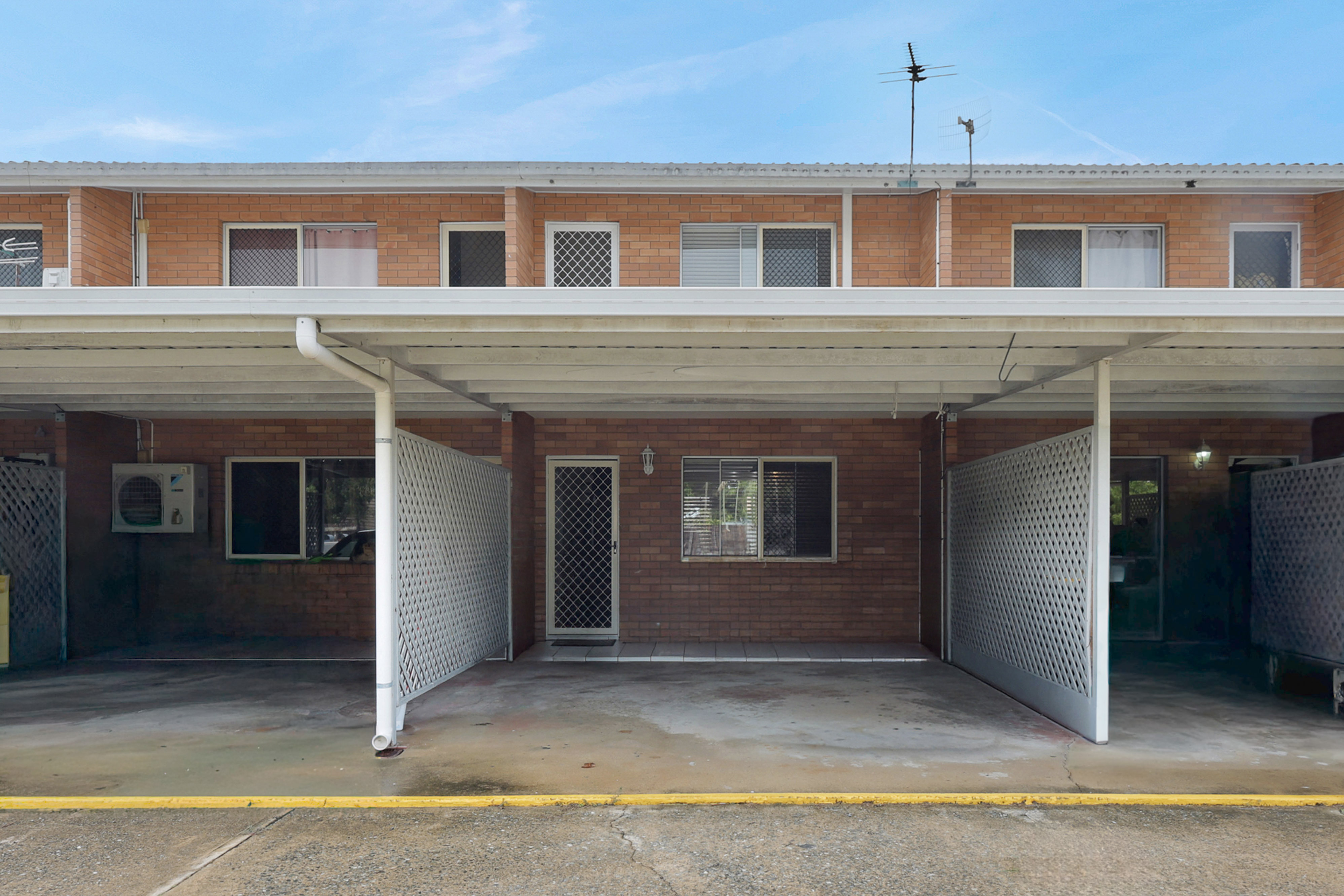 4/221 Evan Street, South Mackay - Thumbnail 2