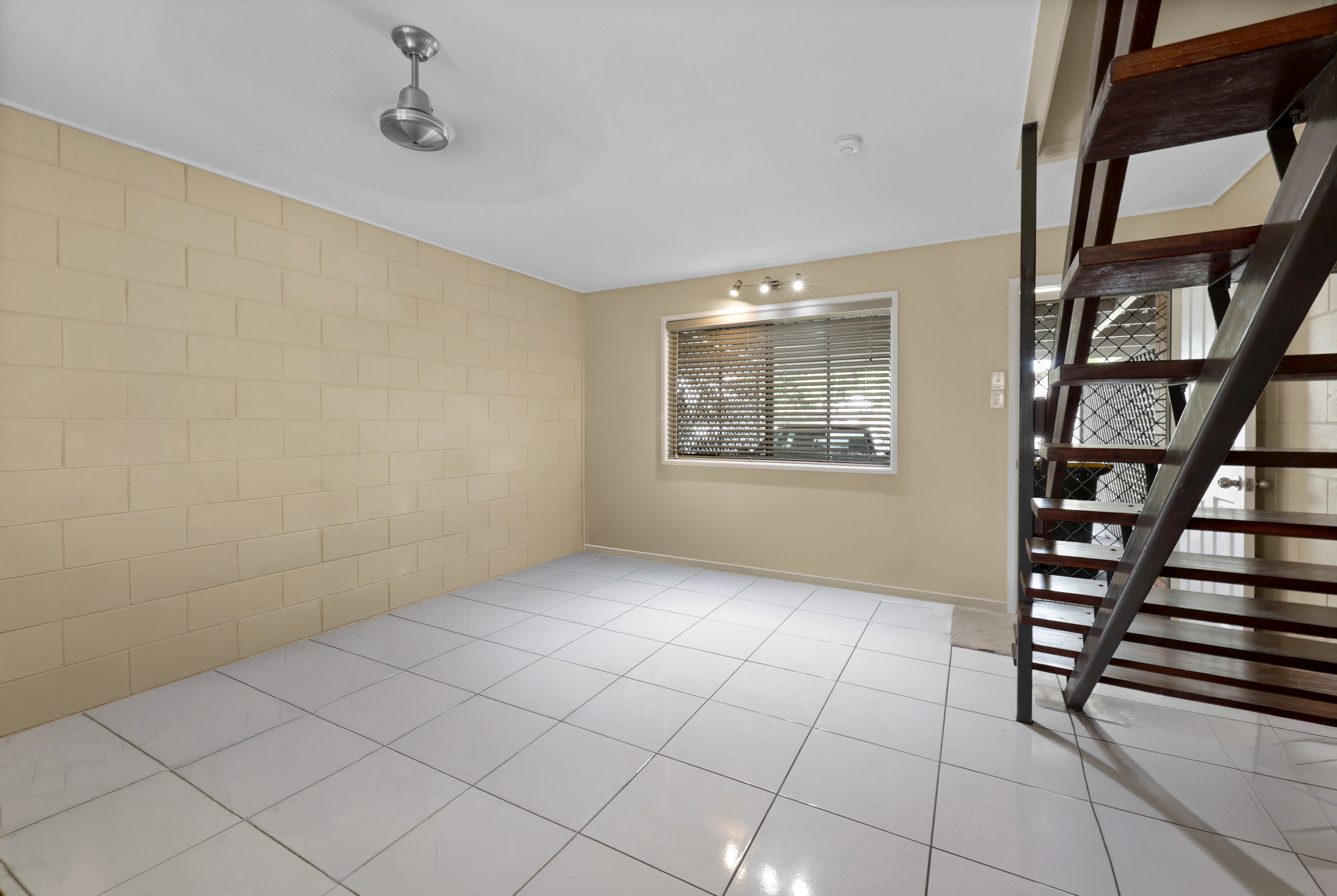 4/221 Evan Street, South Mackay - Thumbnail 4