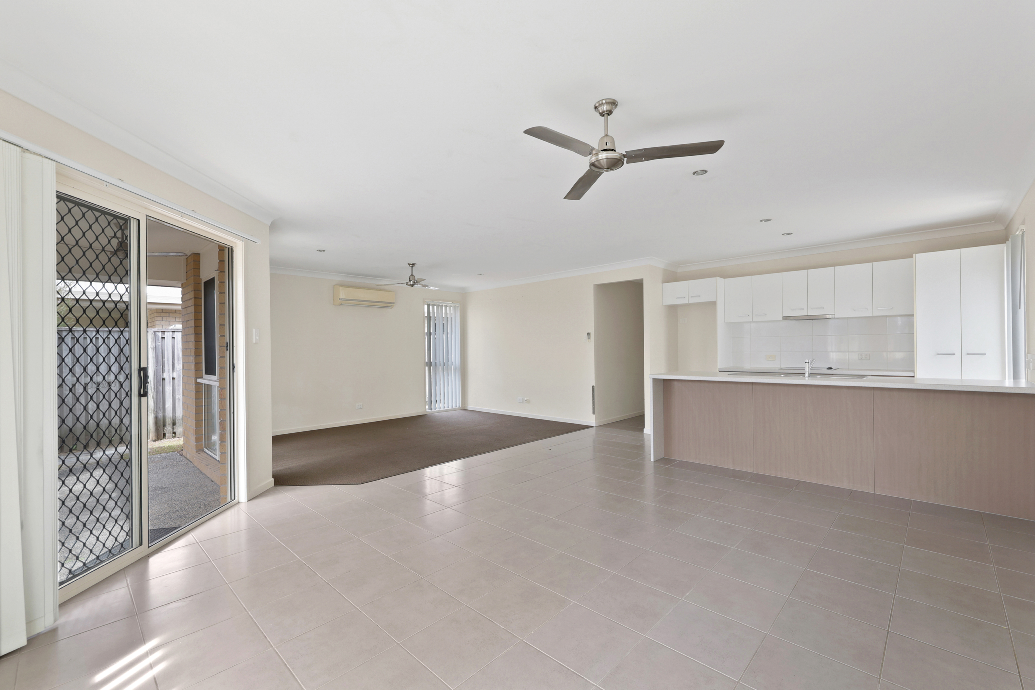 73 Scarborough Circuit, Blacks Beach - Image 1