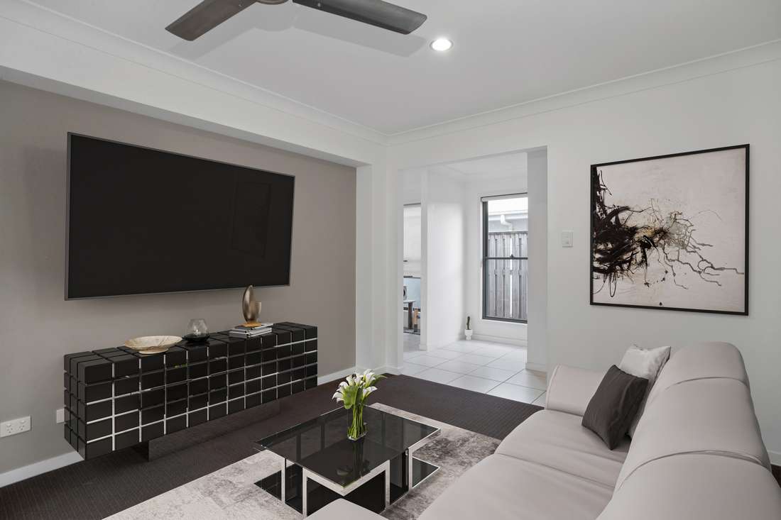 89 Scarborough Circuit, Blacks Beach - Thumbnail 4