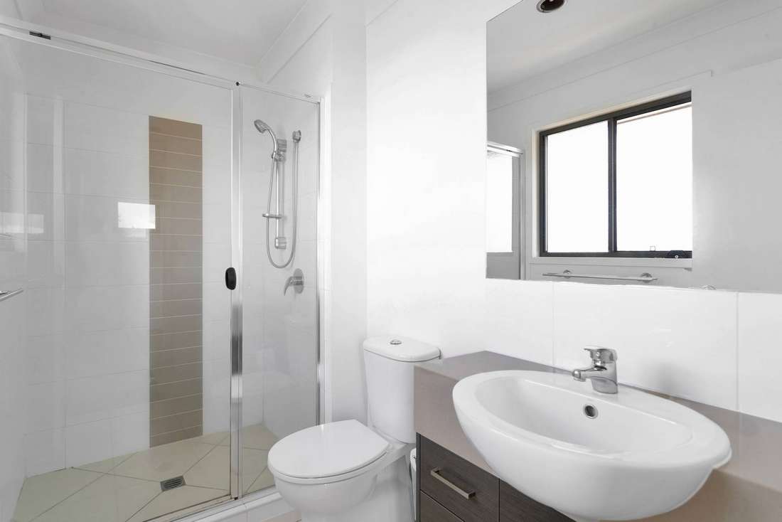 87 Scarborough Circuit, Blacks Beach - Thumbnail 7