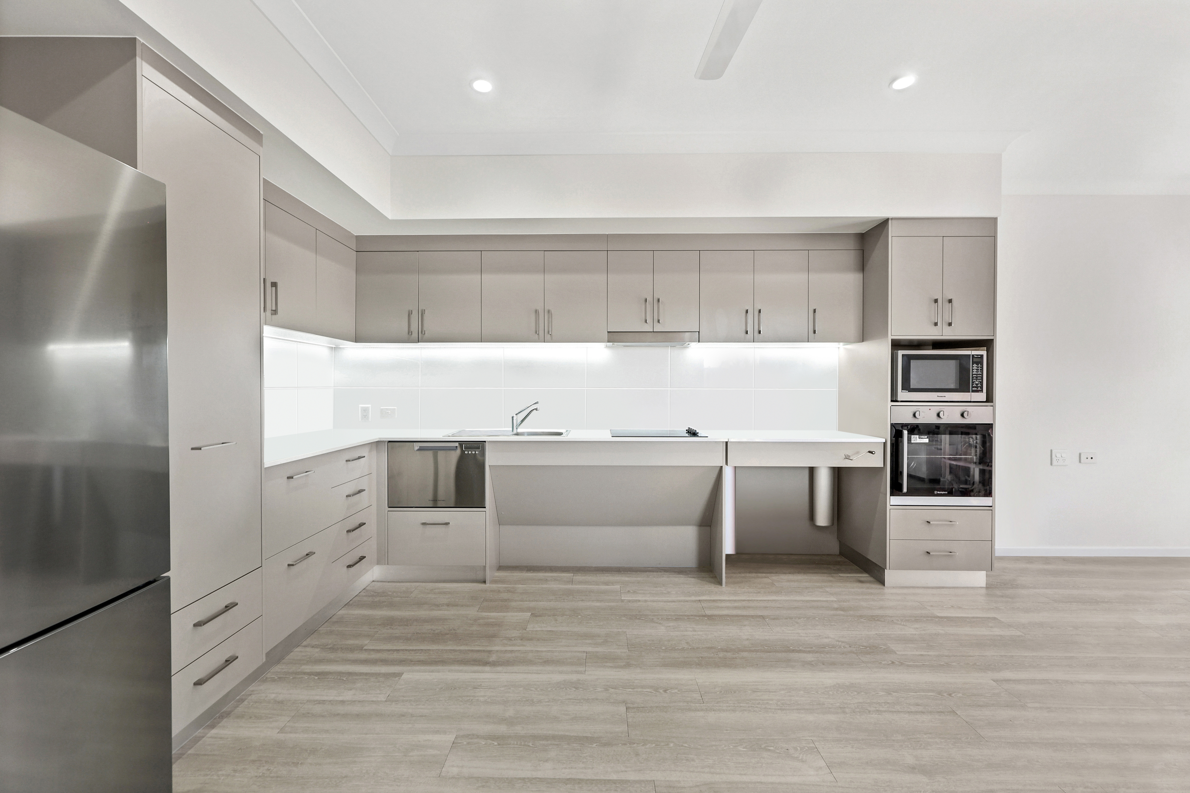 2 Henley Close, Blacks Beach - Thumbnail 2