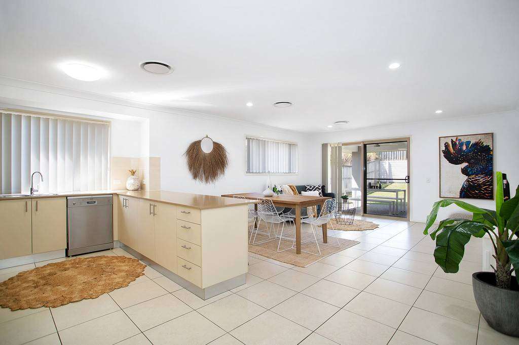 6 Cable Court, Blacks Beach - Thumbnail 2