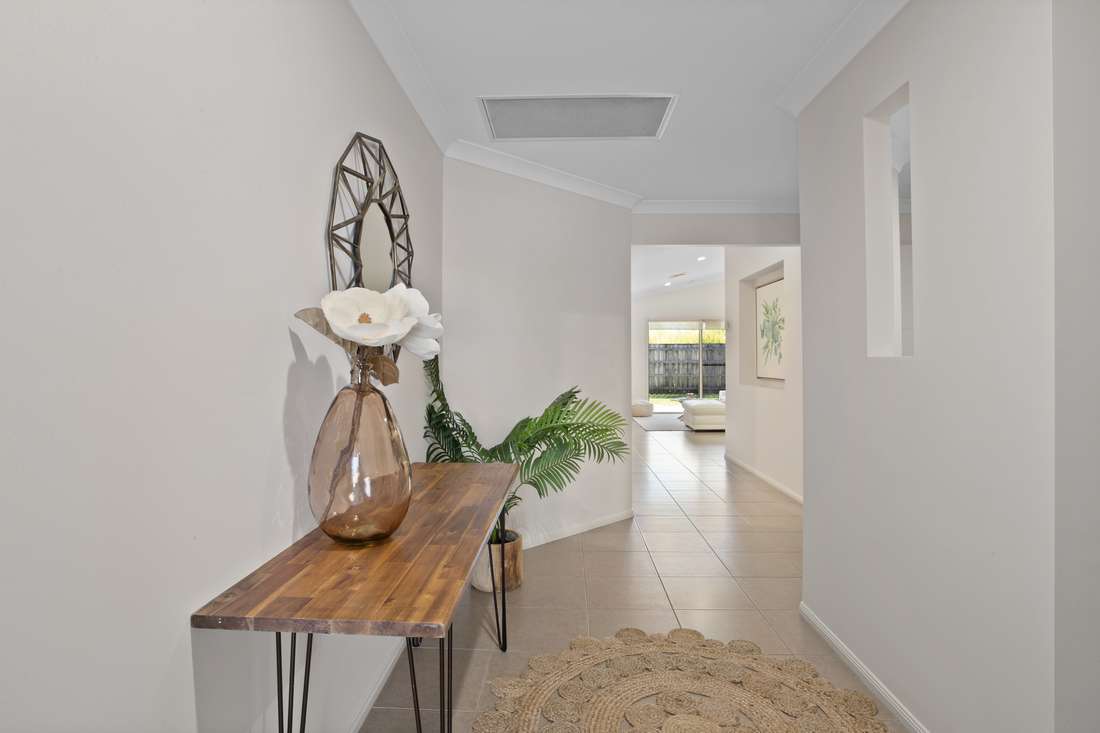 22 Whitehaven Drive, Blacks Beach - Thumbnail 5