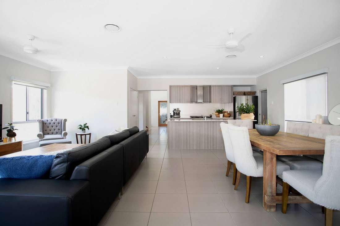 61 Corella Way, Blacks Beach - Thumbnail 5