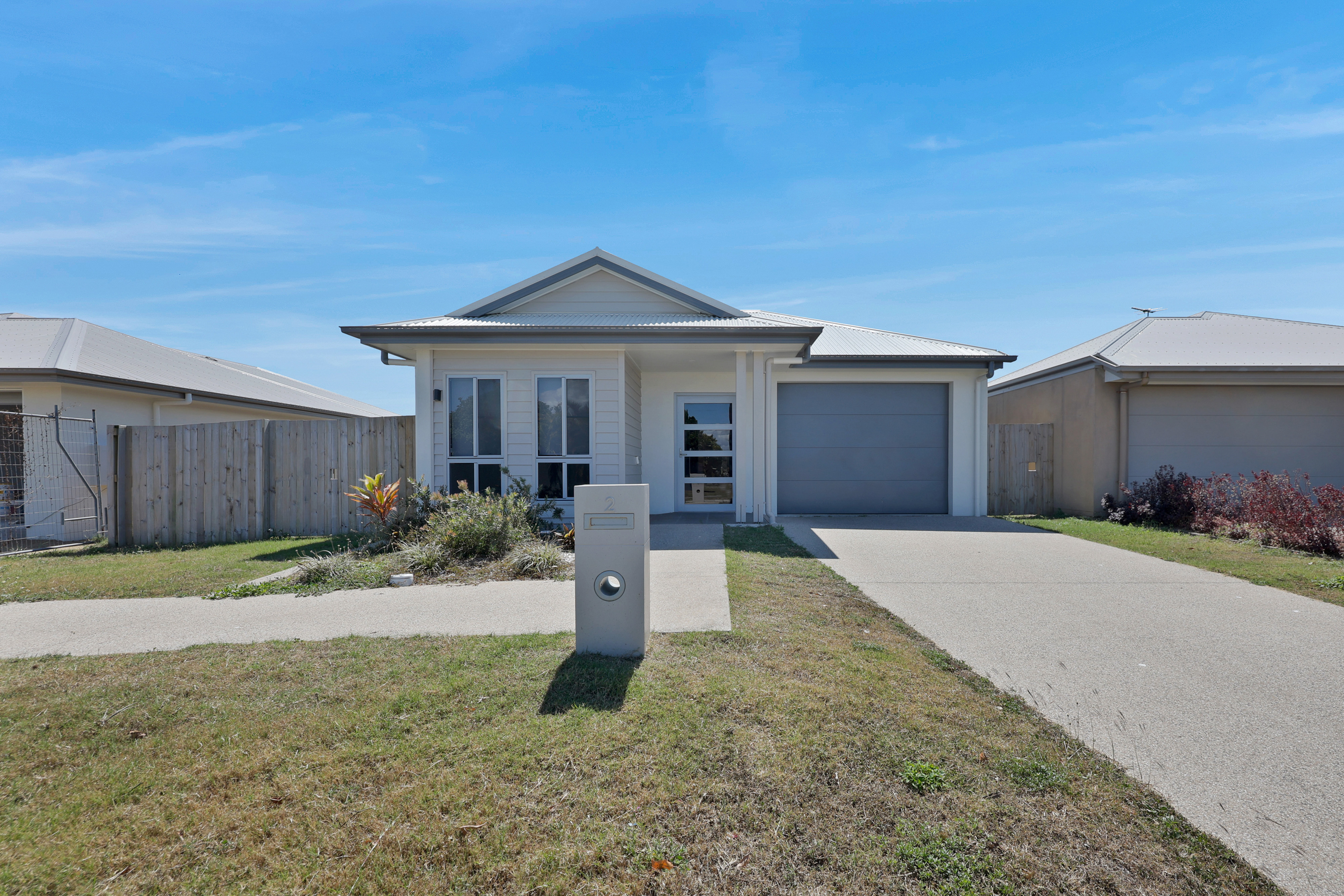 2 Henley Close, Blacks Beach - Thumbnail 3