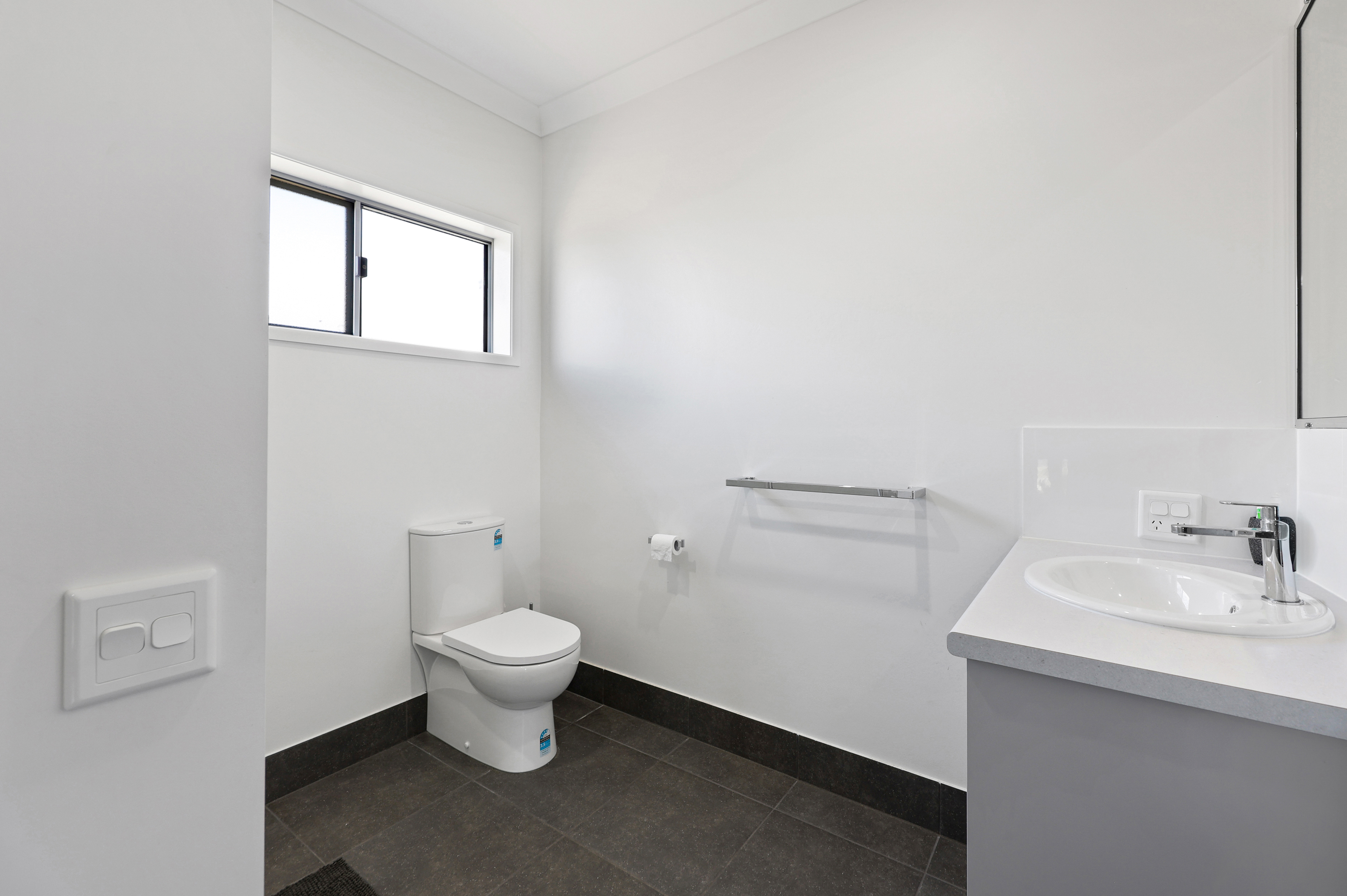 2 Henley Close, Blacks Beach - Thumbnail 7