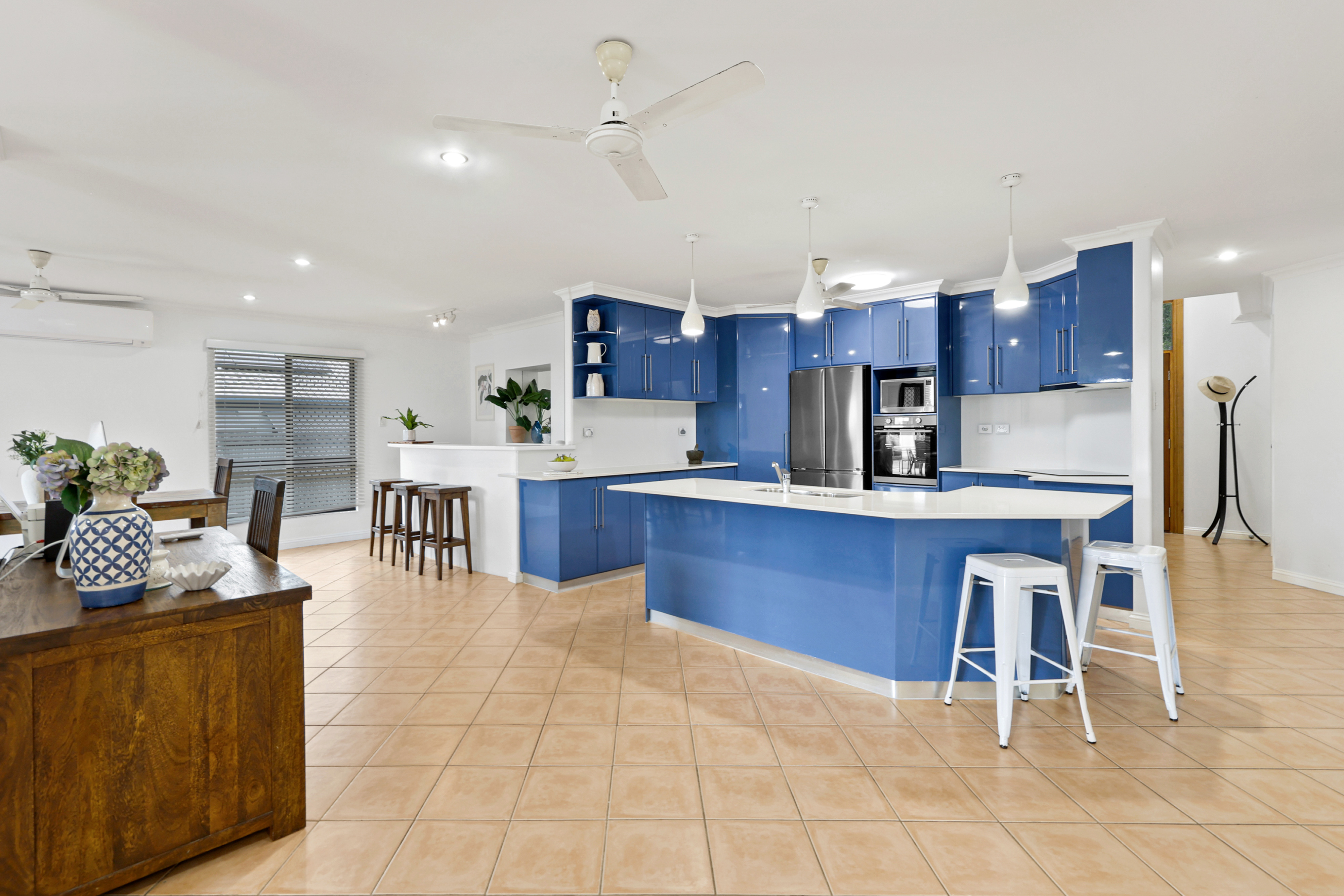 12 Romaine Court, Glenella - Image 1