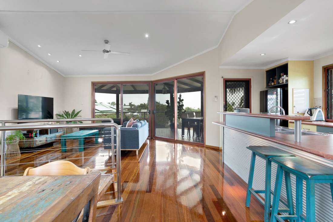 15 Alexander Street