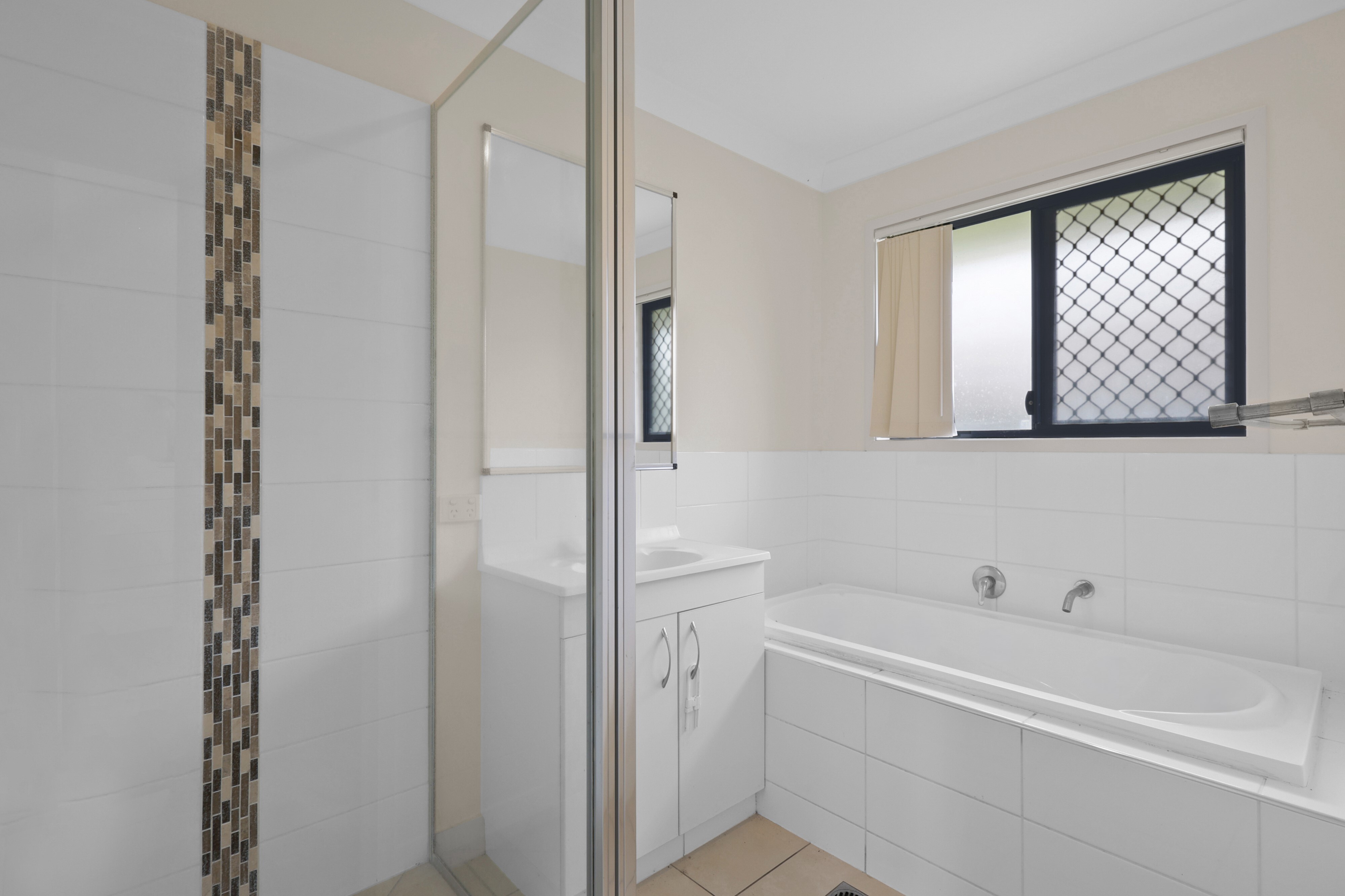22 Cable Court, Blacks Beach - Thumbnail 8