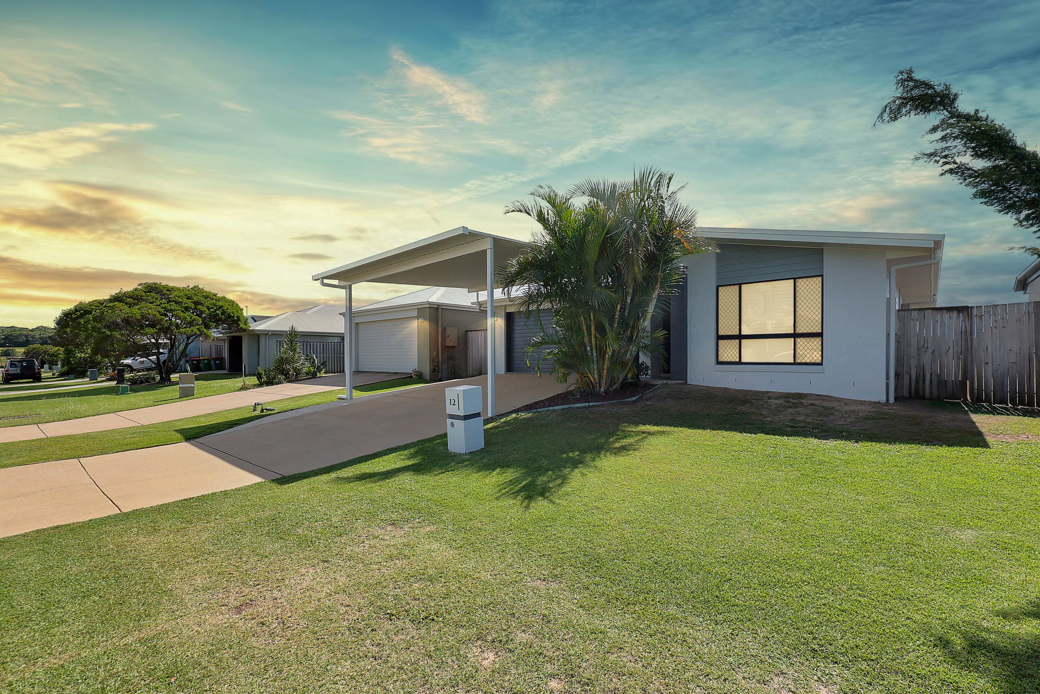 12 Esperance Avenue, Blacks Beach - Thumbnail 2