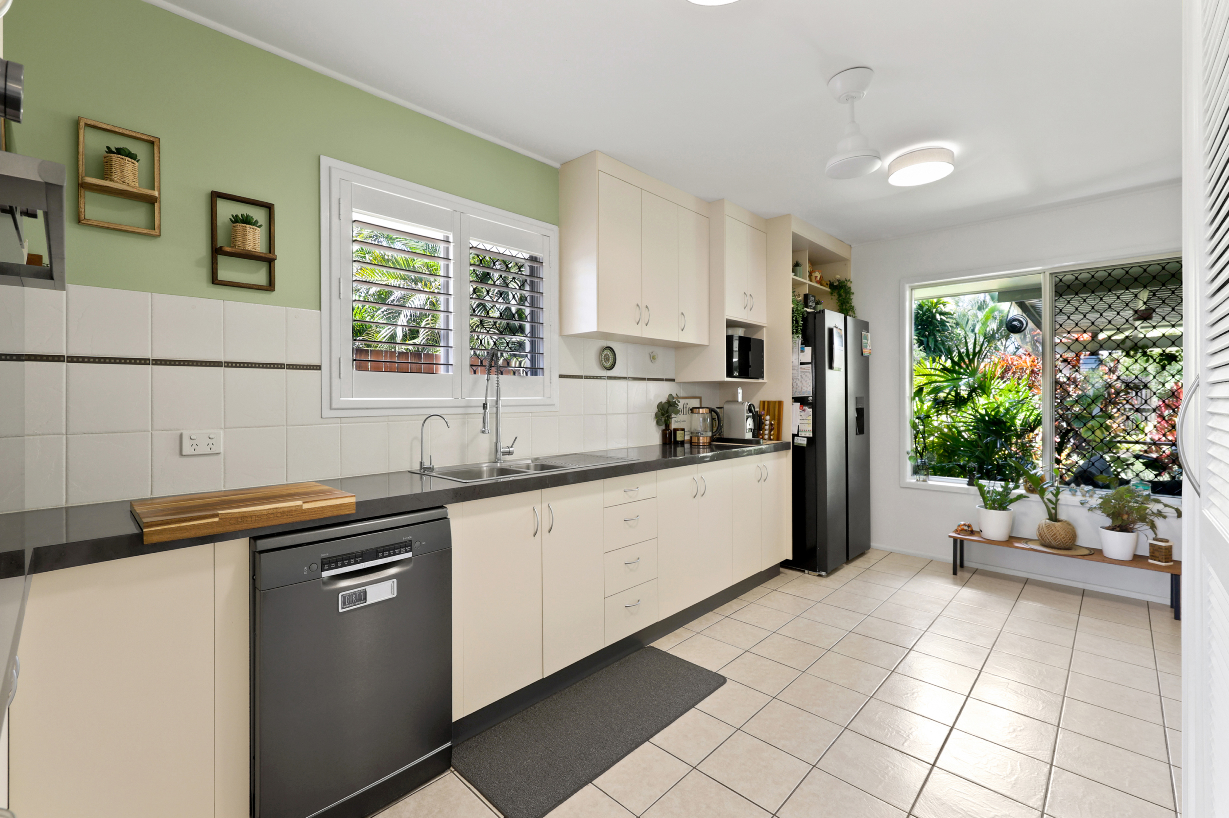 15 Saint Bees Avenue, Bucasia - Thumbnail 7