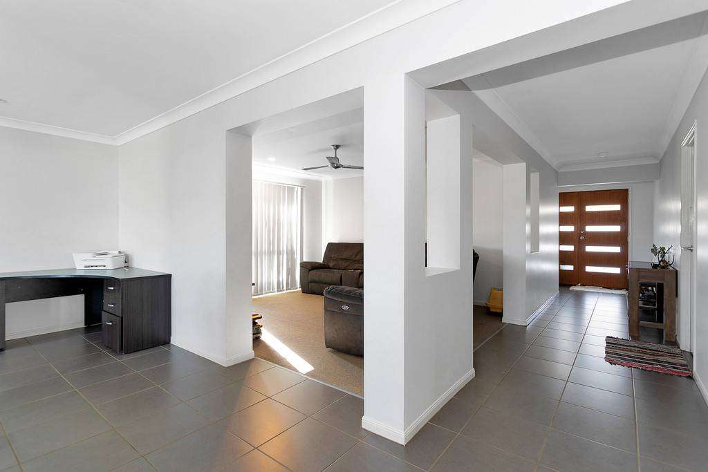 77 Whitehaven Drive, Blacks Beach - Thumbnail 5