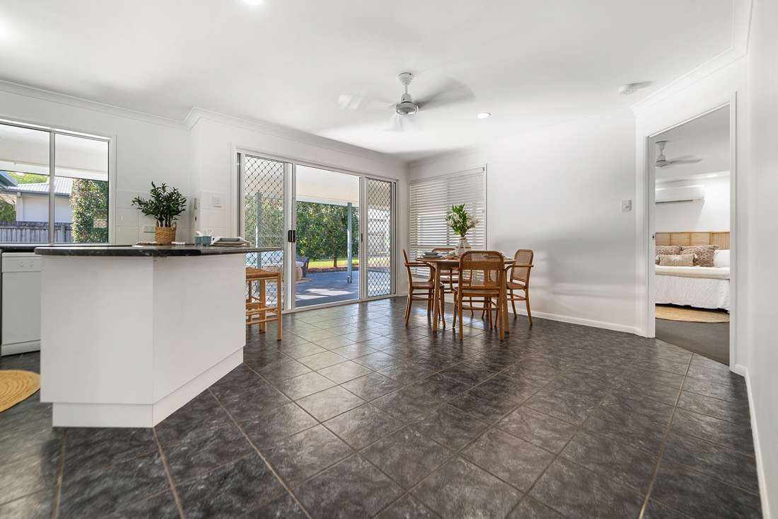6 Seaside Place, Blacks Beach - Thumbnail 7