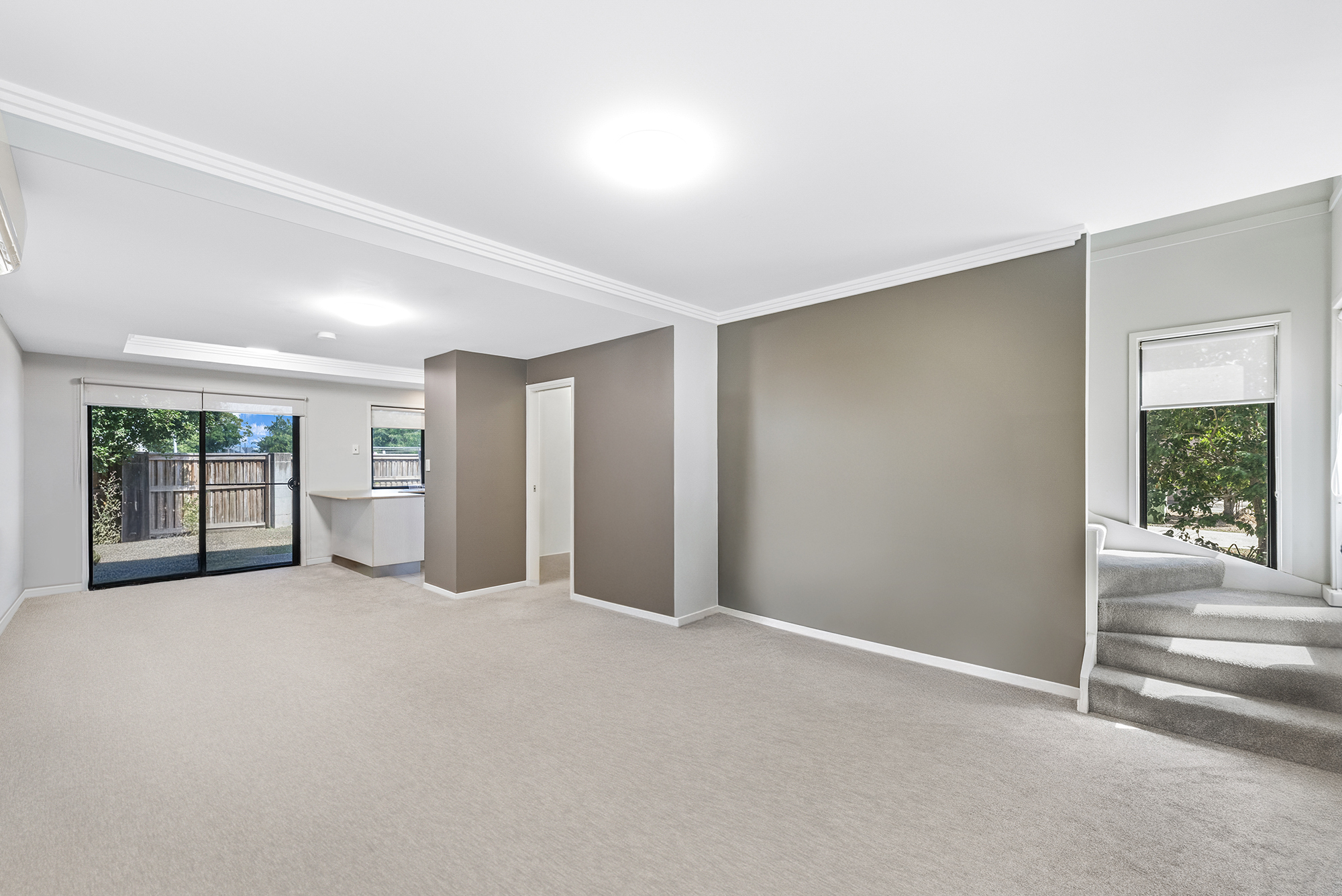 1/25 Bondi Road, Blacks Beach - Thumbnail 2