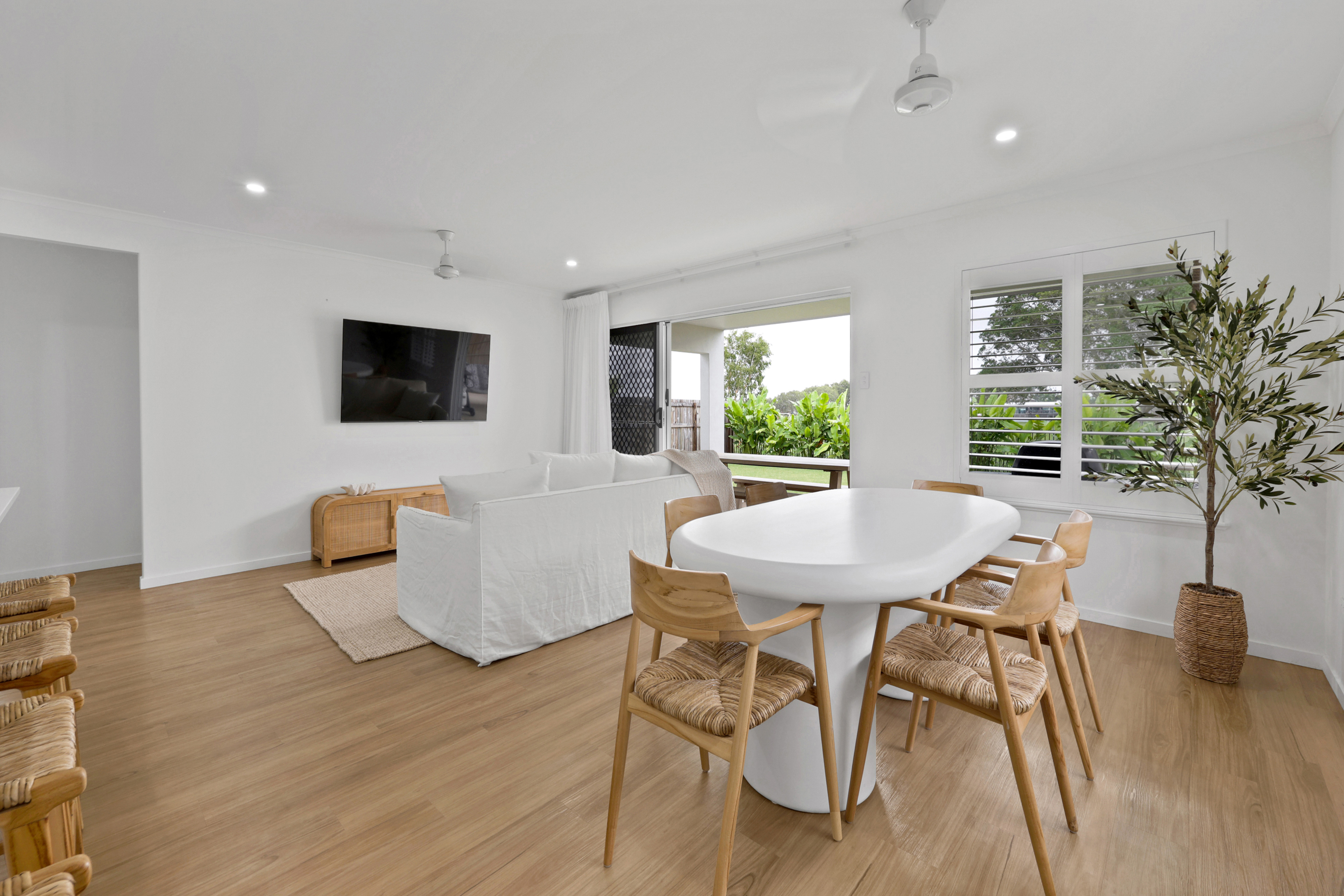 19 Lakeside Way, Andergrove - Thumbnail 3