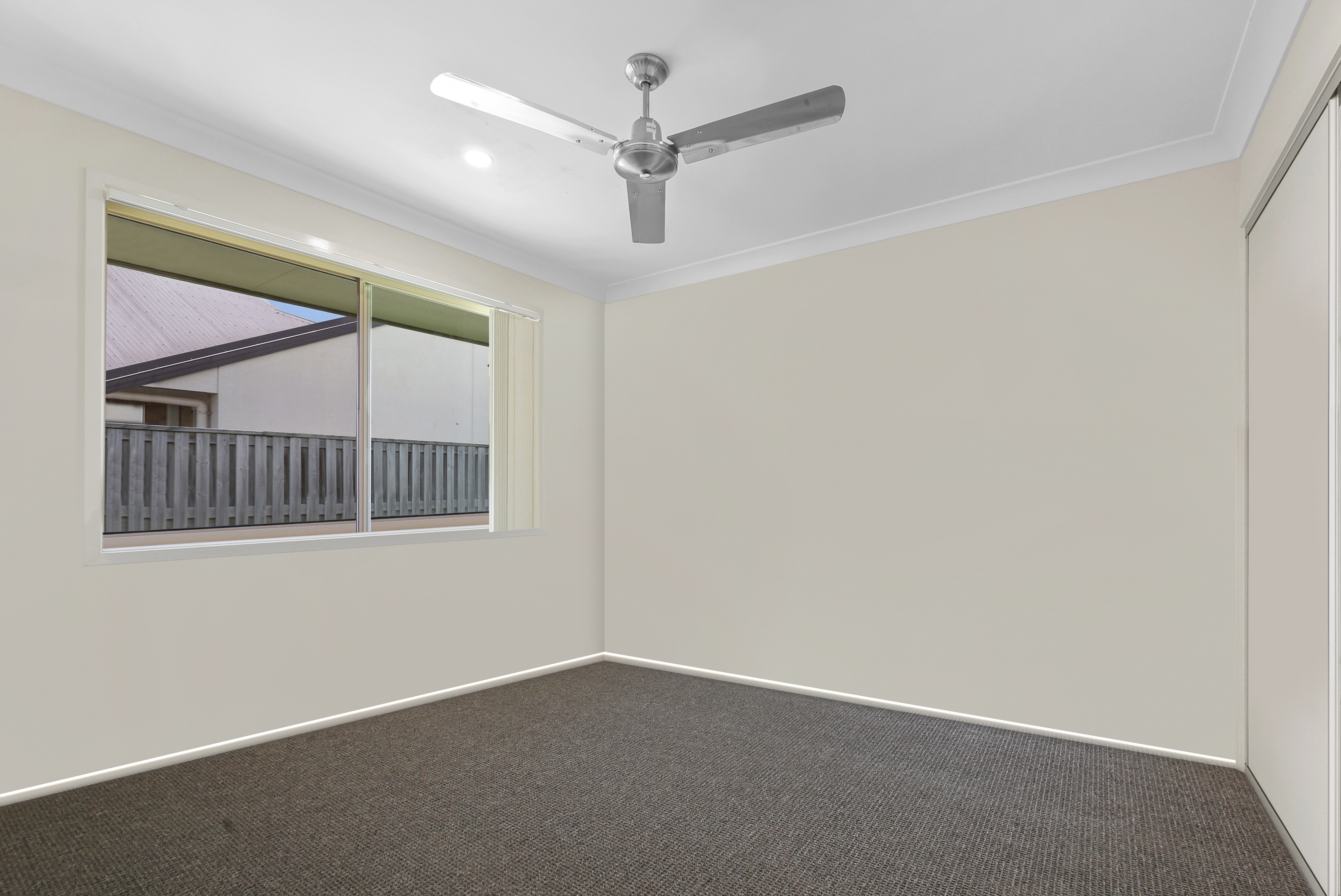 75 Scarborough Circuit, Blacks Beach - Thumbnail 8