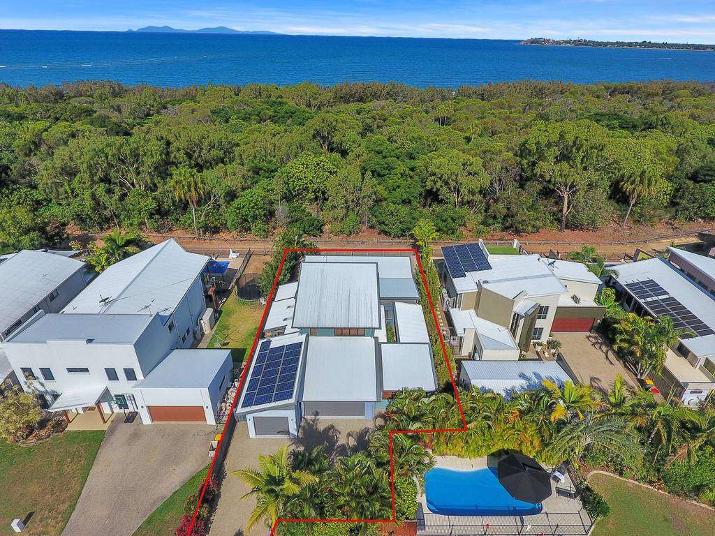 10 Seaside Place, Blacks Beach - Thumbnail 2