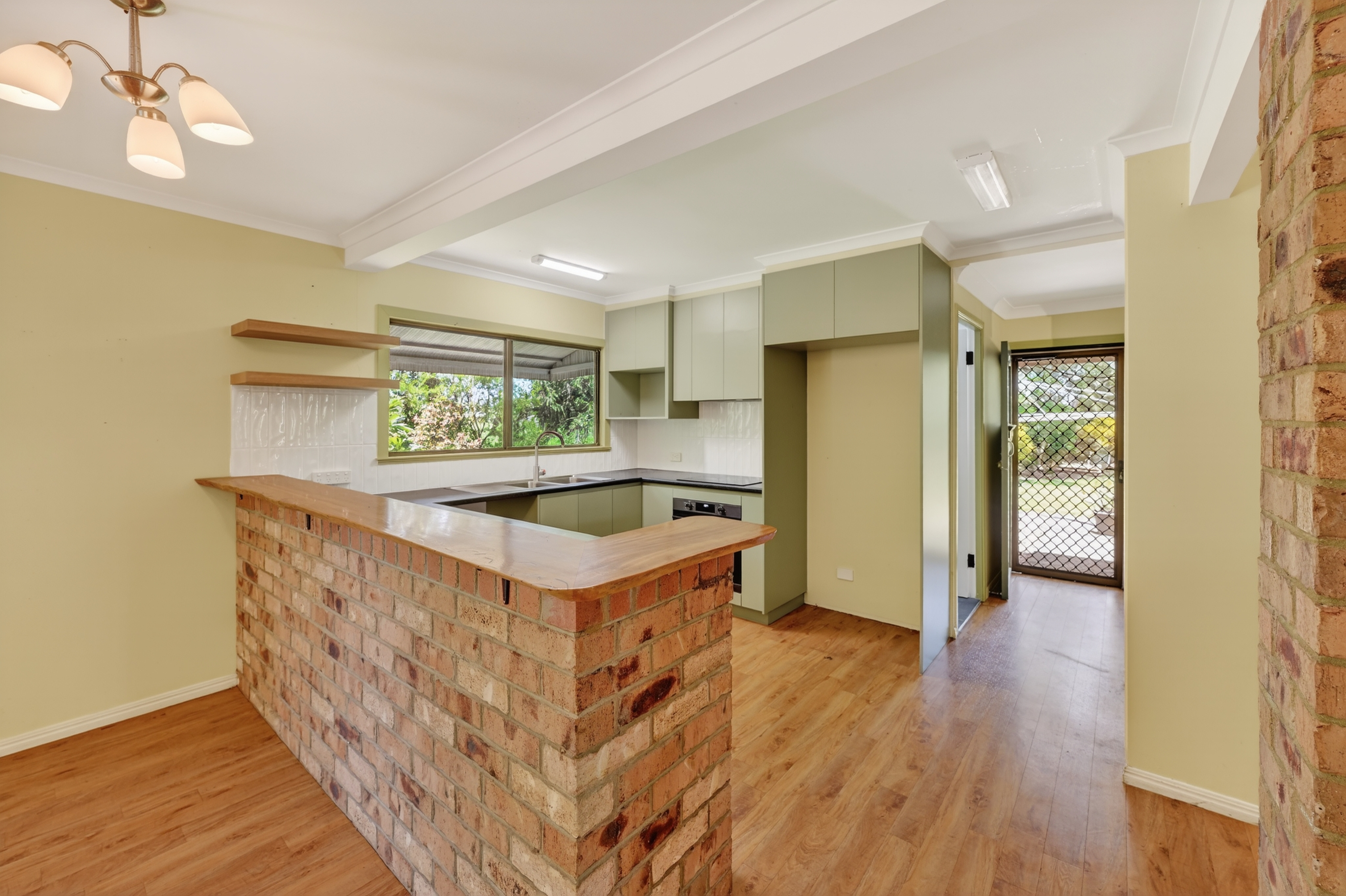 44 Joanne Street, Deeragun - Thumbnail 5