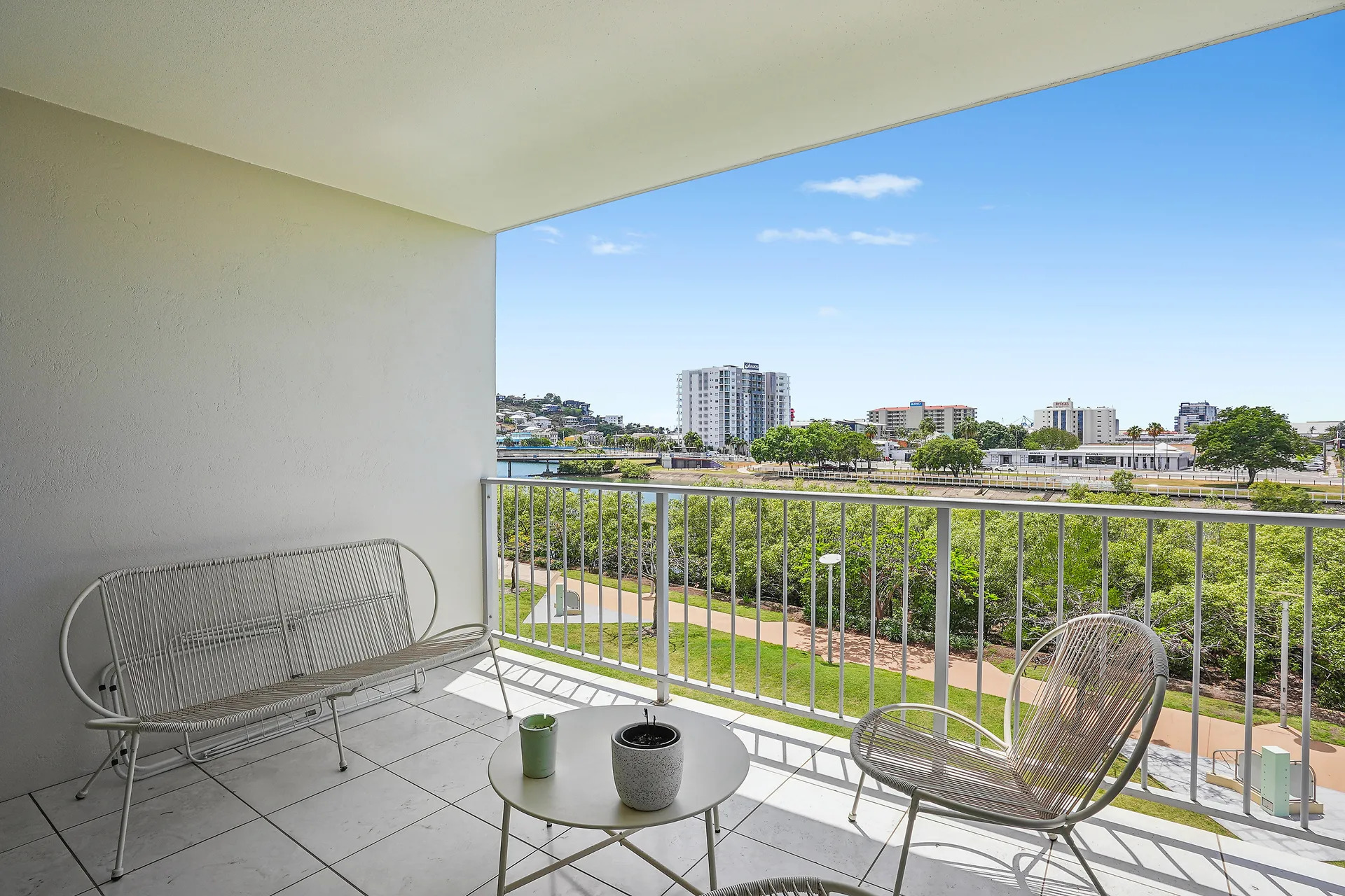 52/11-17 Stanley Street, Townsville City - Thumbnail 2