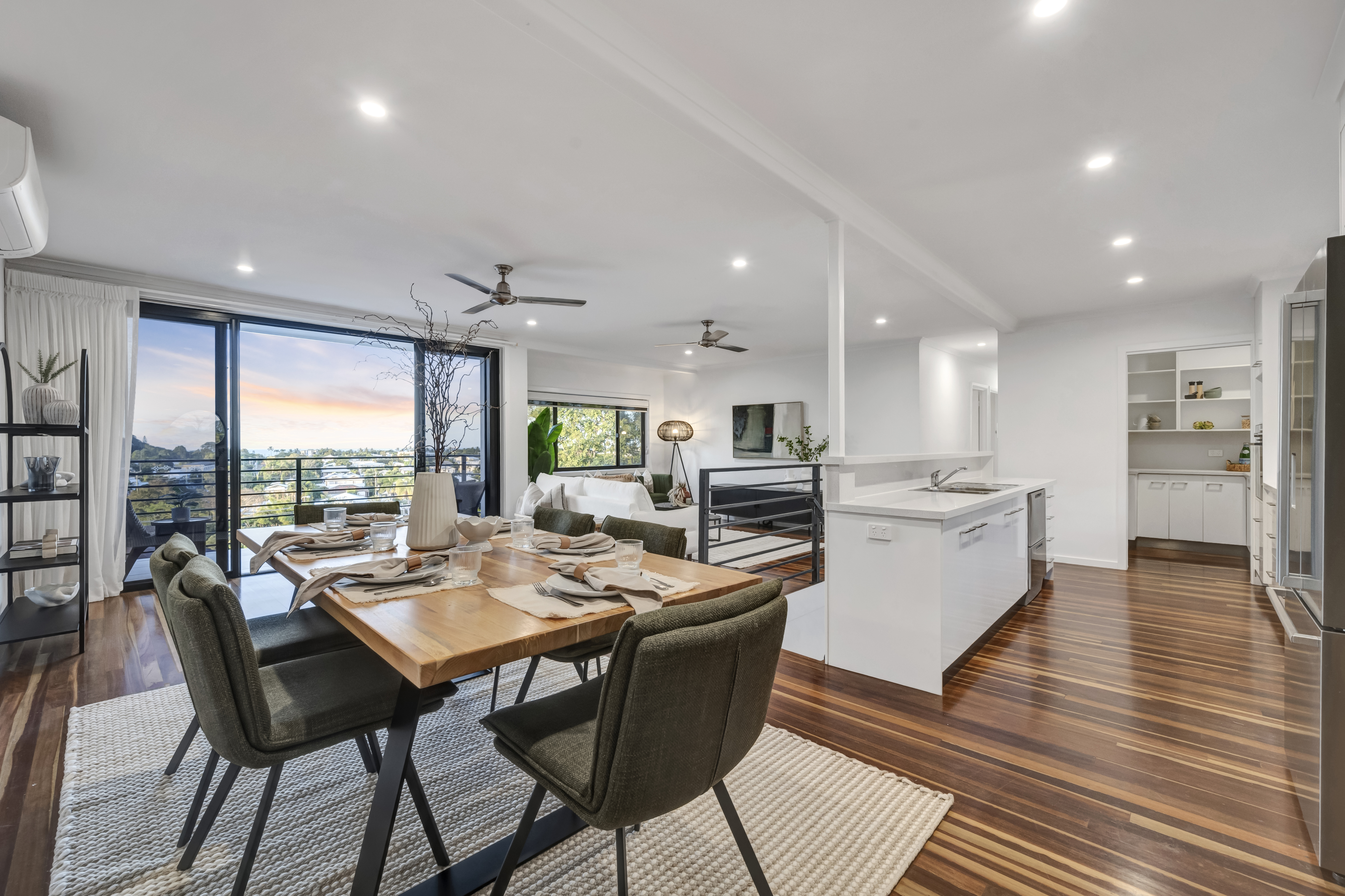 25 Gilbert Crescent, Castle Hill - Thumbnail 4
