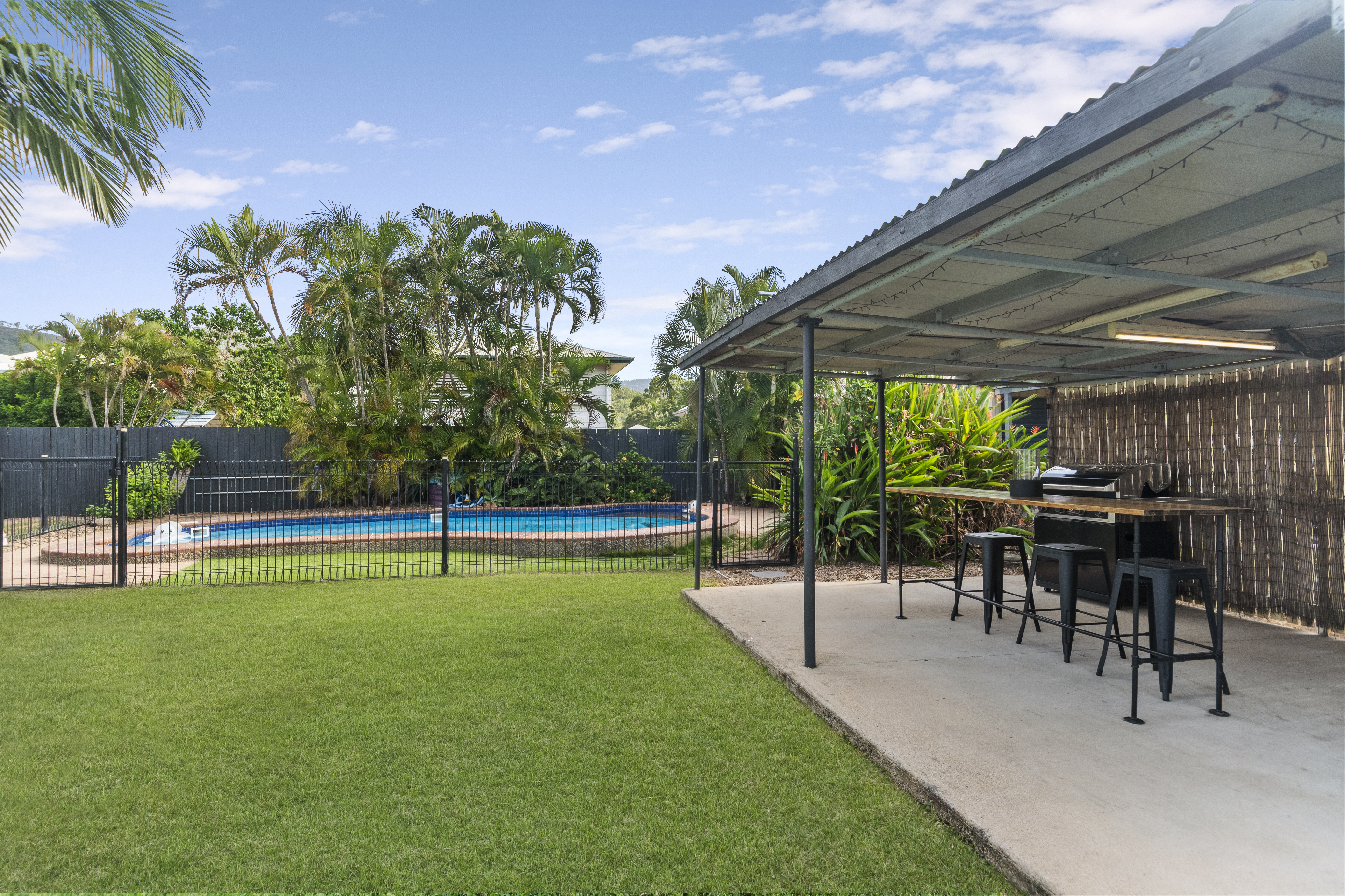 261 Stuart Drive, Wulguru - Thumbnail 2