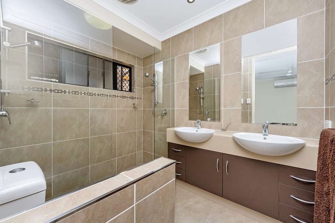 27 Lockyer Place, Mount Louisa - Thumbnail 7